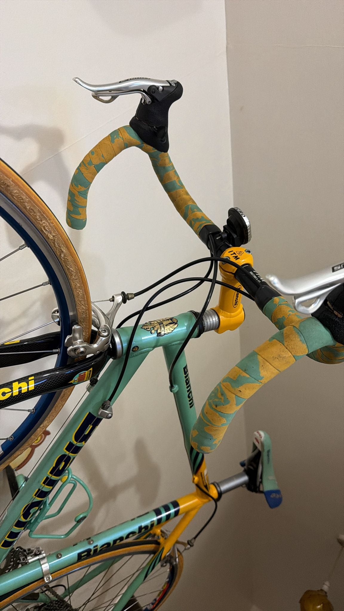 Bianchi Road Bike Size 55  - Image 2