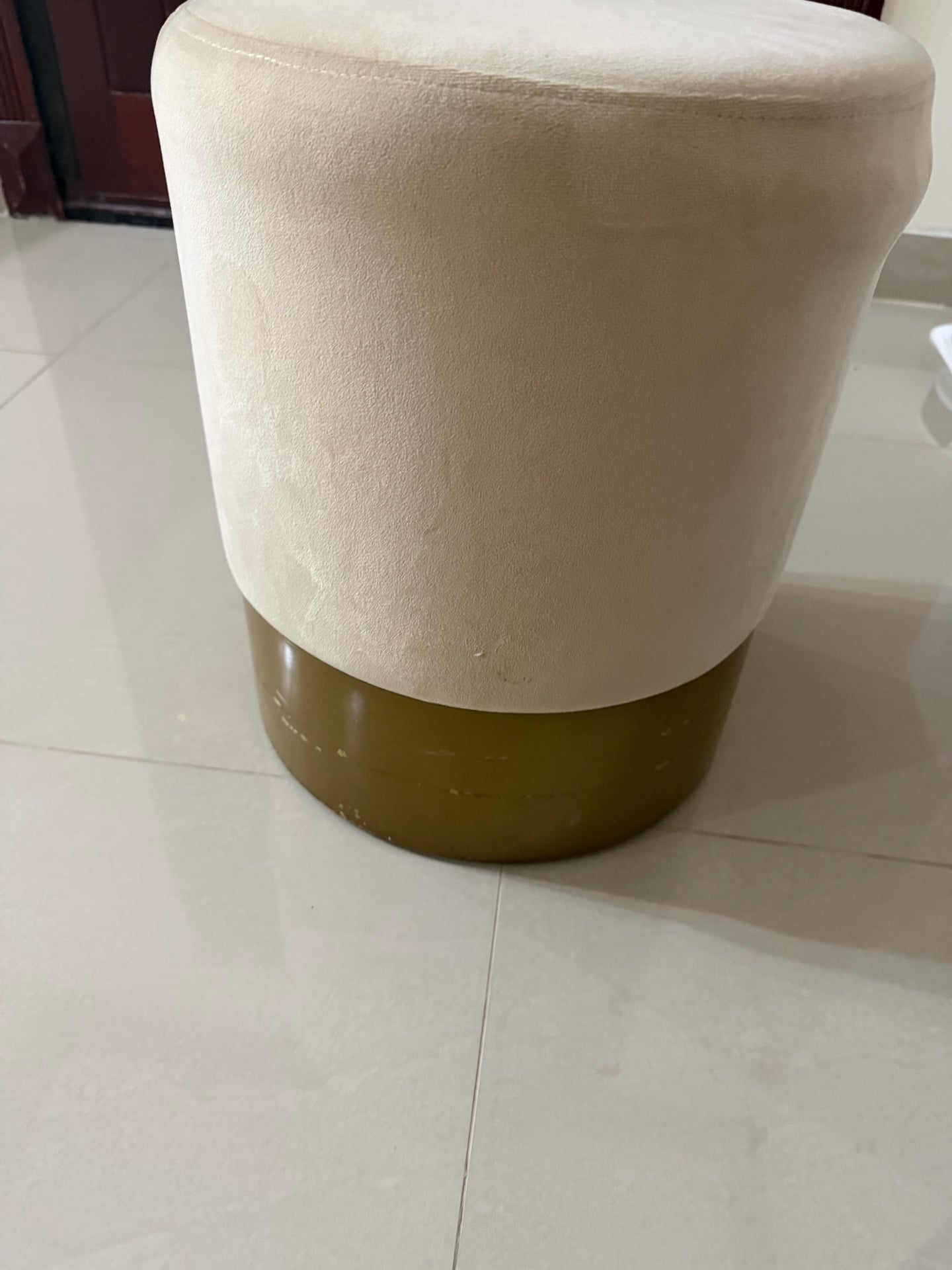 TV Table and Pouf - Image 1