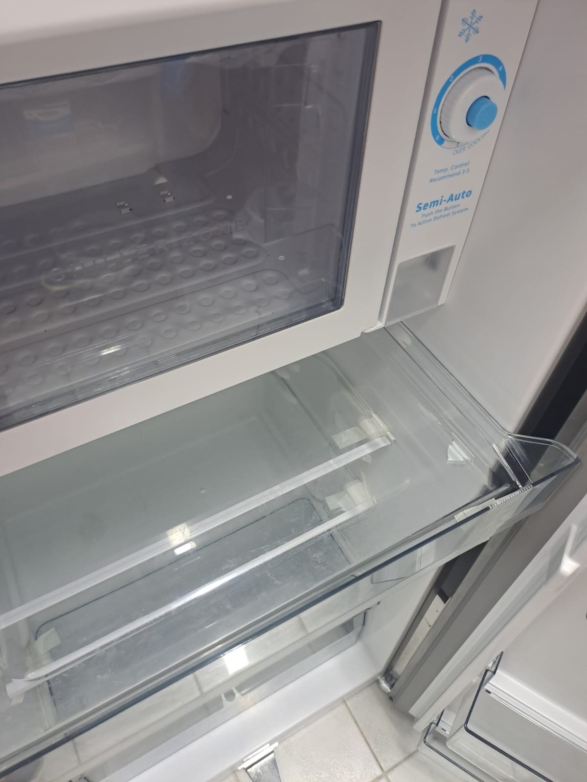 Hisense 31 kg Fridge grey color for sale - Image 6
