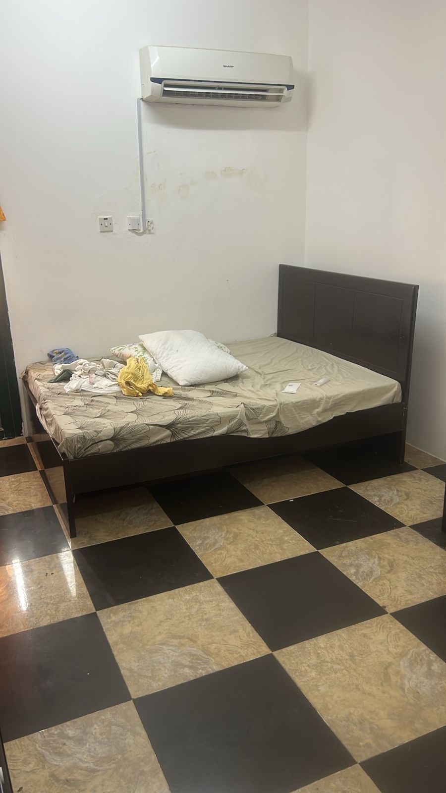 queen size bed with matress  - Image 2