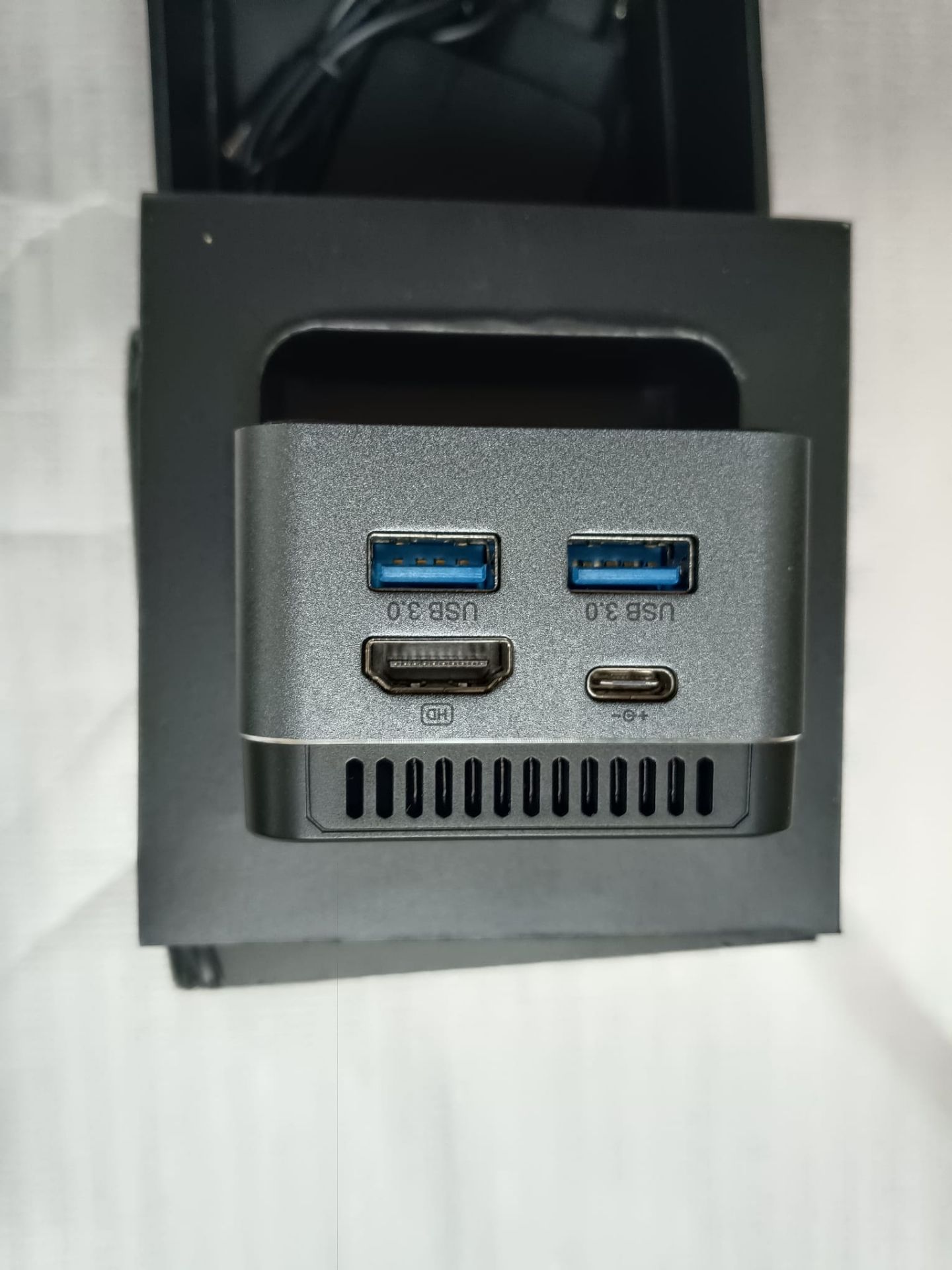 جهاز كمبيوتر صغير GMKtec KB1 جديد تمامًا | ذاكرة وصول عشوائي 8 جيجابايت | قرص صلب SSD بسعة 512 جيجابايت | إنتل سيليرون J4125 - Image 3