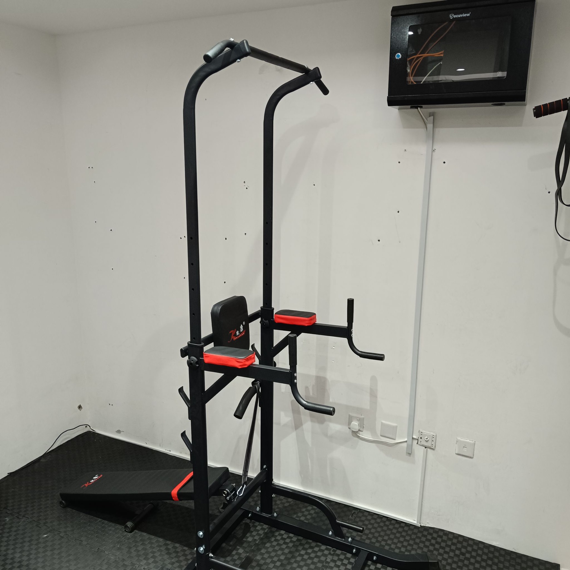 Smith machine & all gym machine available - Image 9