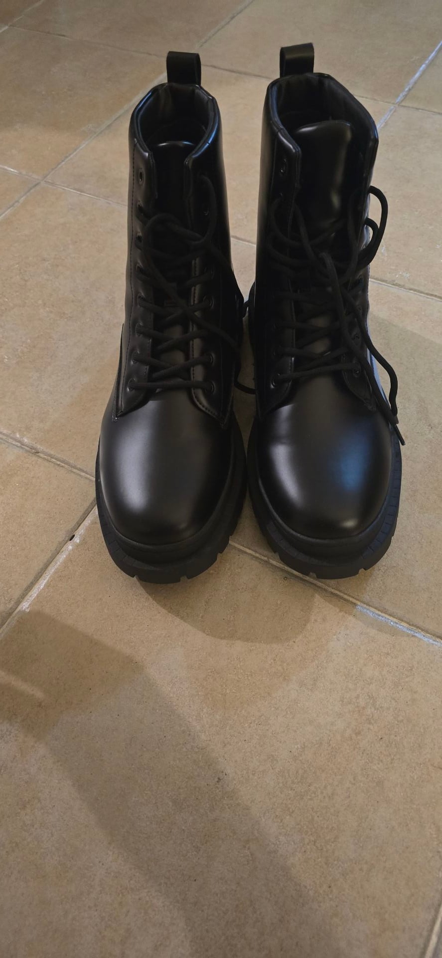 Boots - Image 2