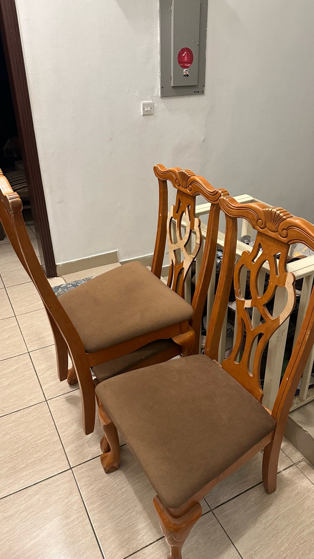Dining table - Image 1