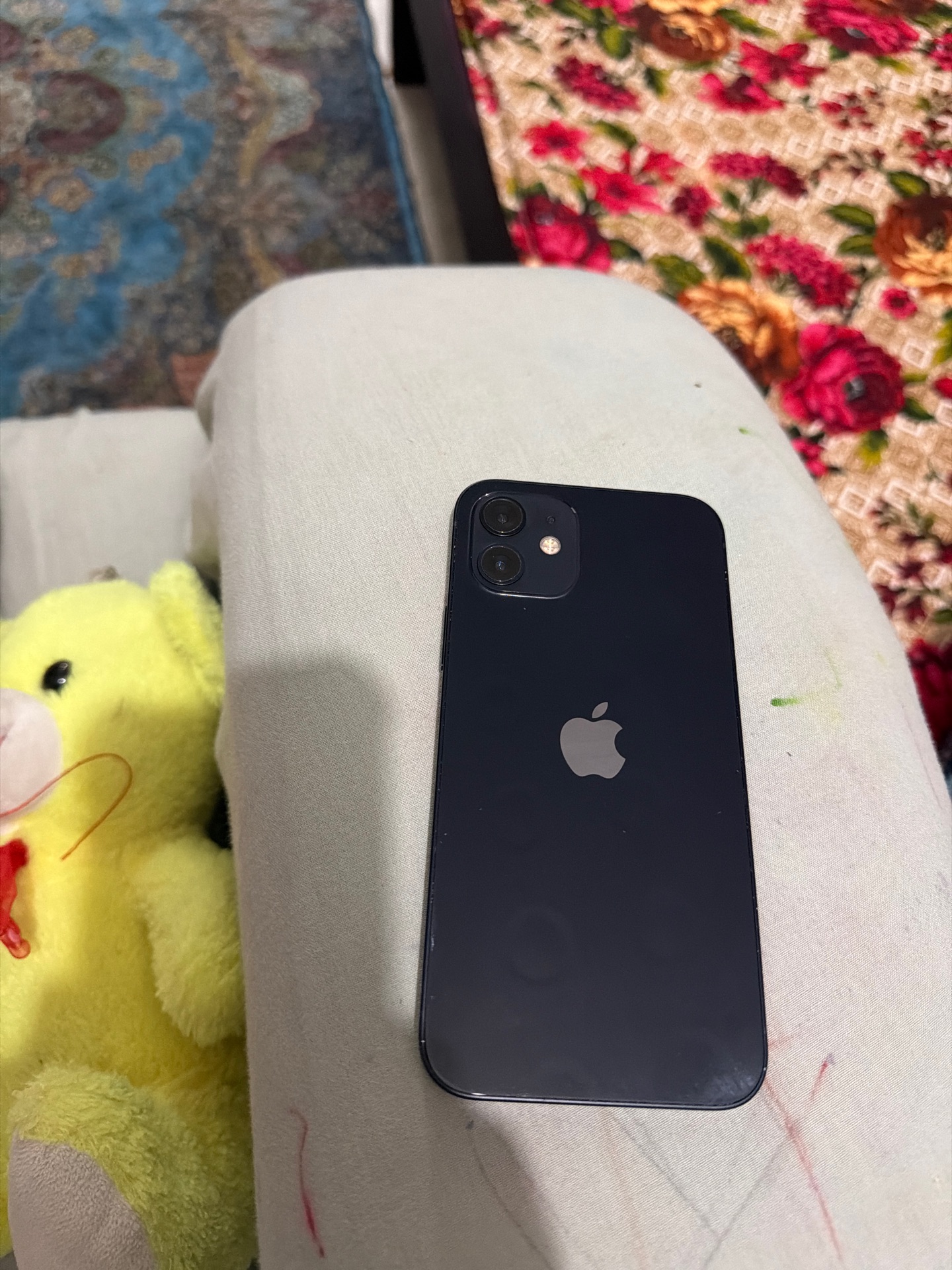 iPhone 12 - Image 2