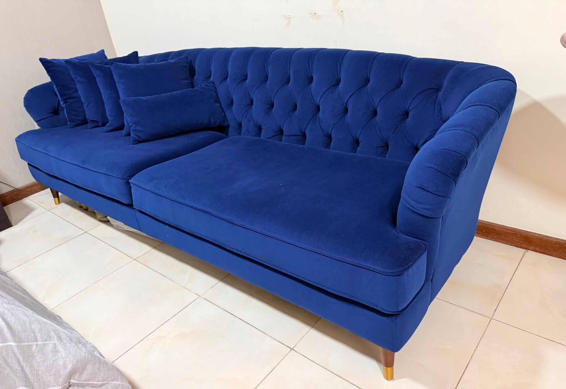 Home center large velvet sofa  - Image 2