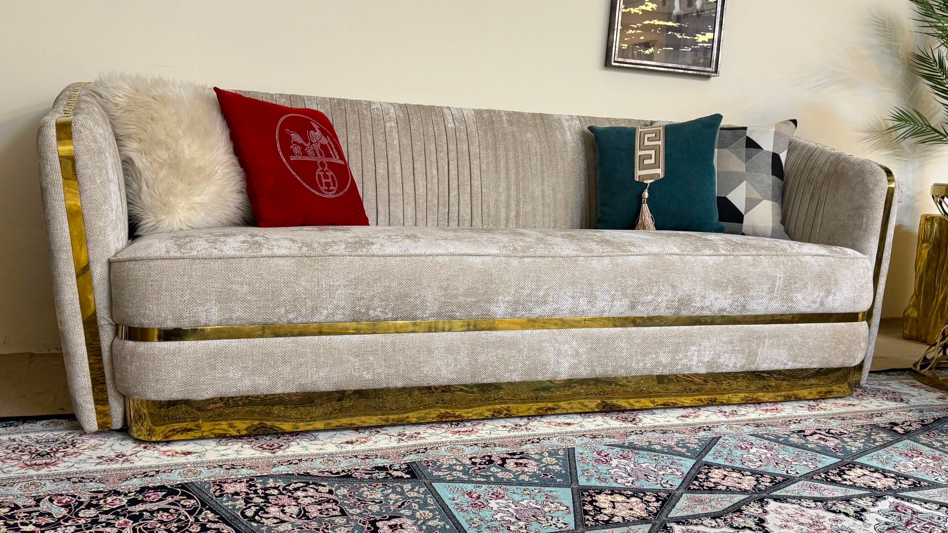  Mides sofa set for sell good condtion call or what's app 71532454 - Image 2