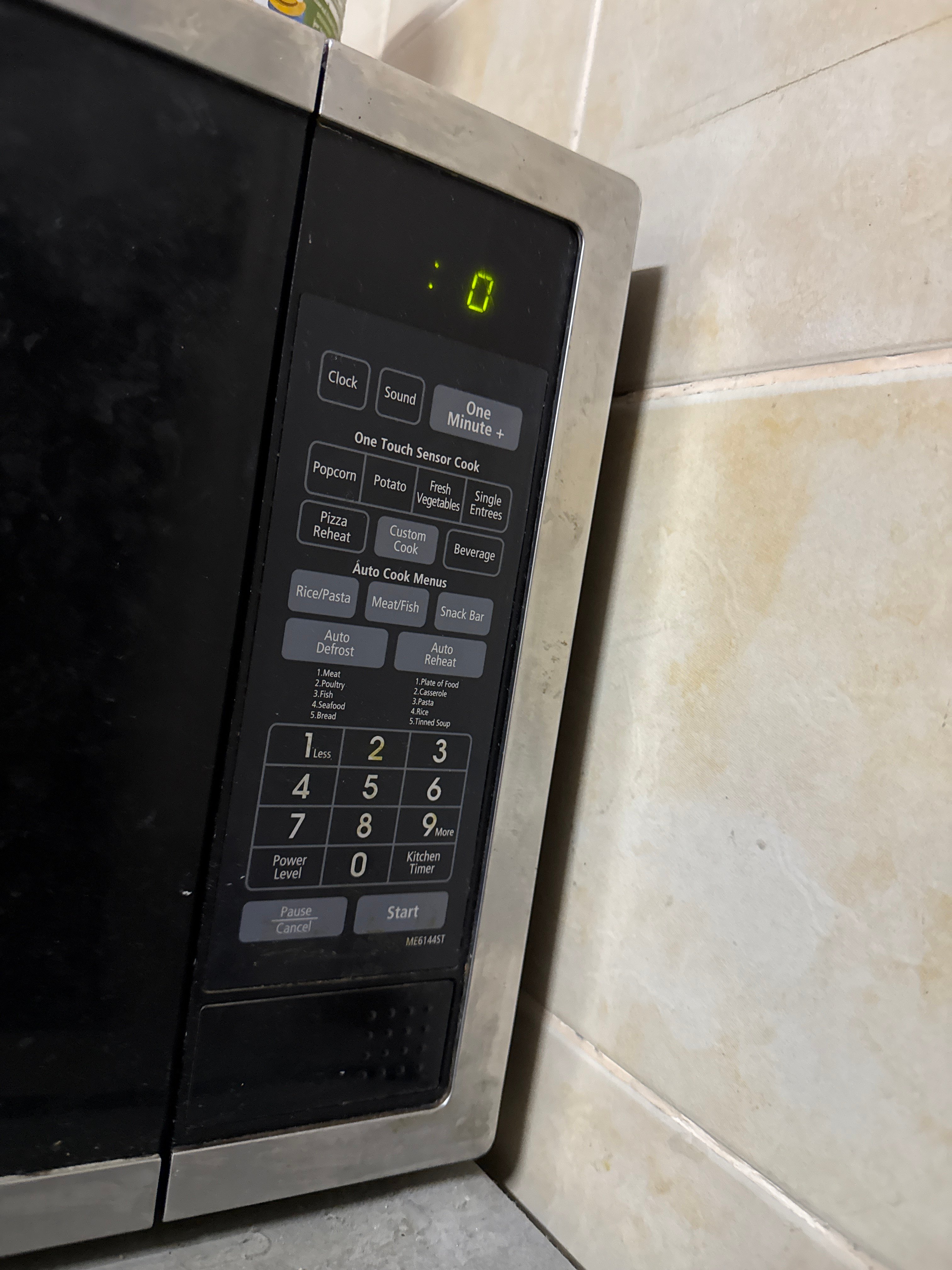 Urgent sale Samsung oven (32 litres) - Image 1