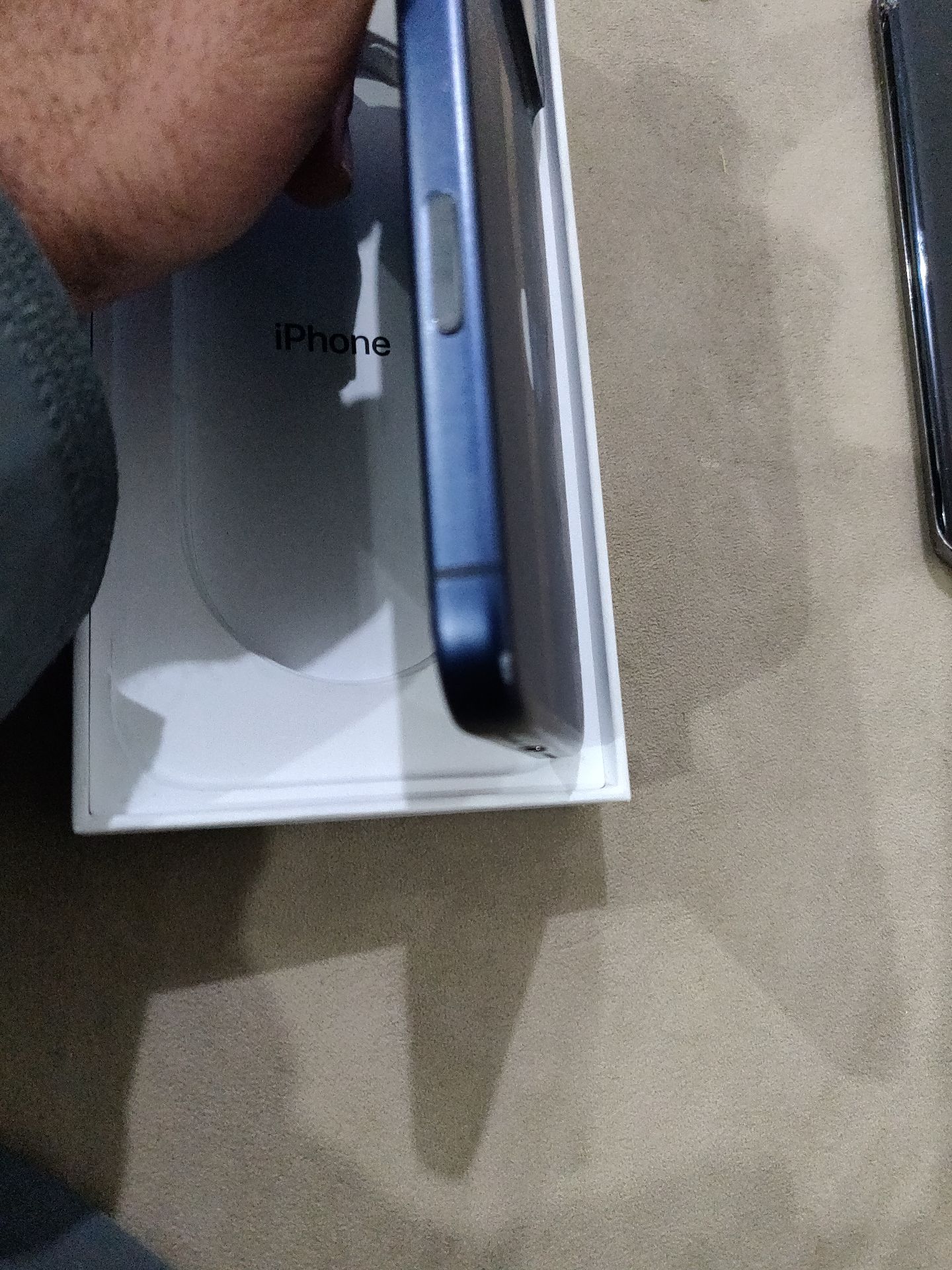 Iphone 17 pro max  - Image 4