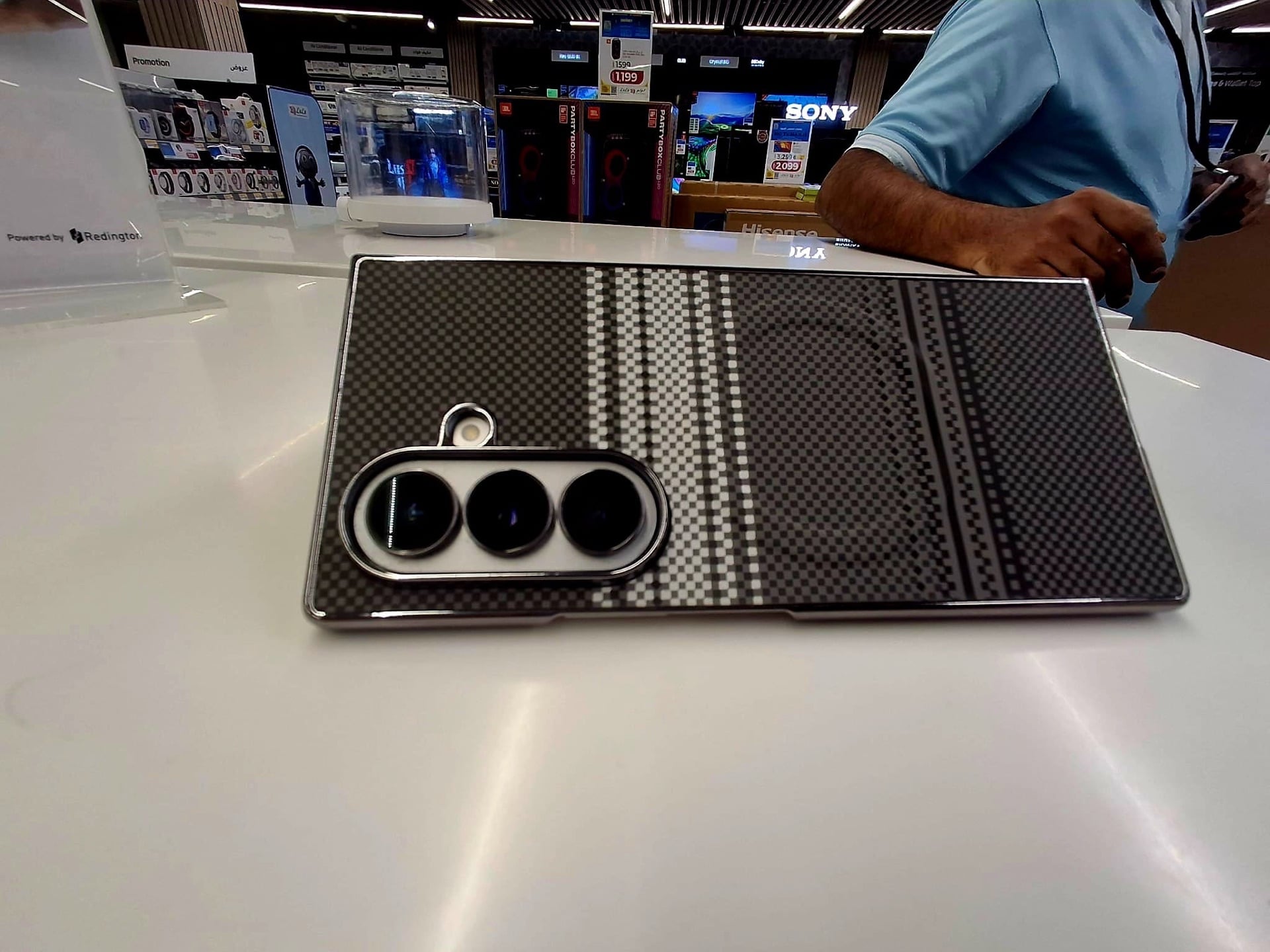 Samsung Z Fold 7 512gb for urgent sale - Image 1