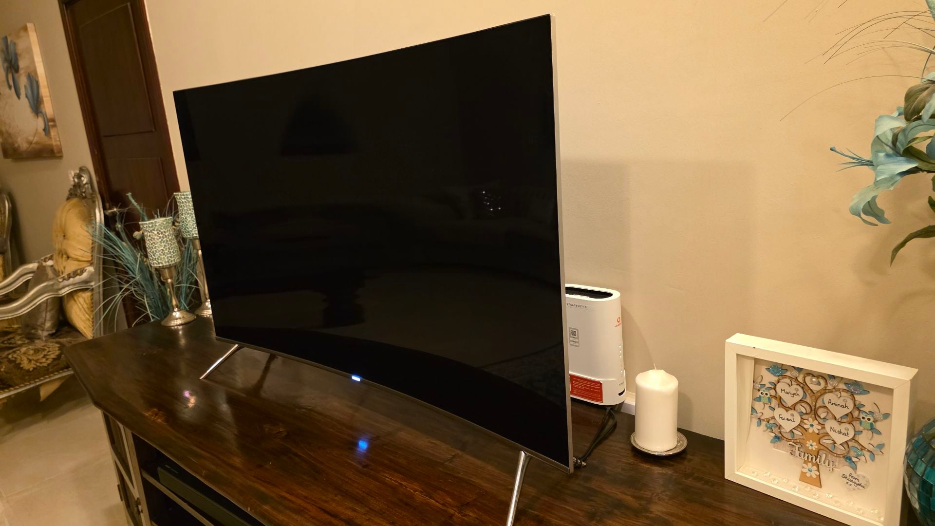 Samsung 55" Series 8 SUHD Curved TV - Image 2