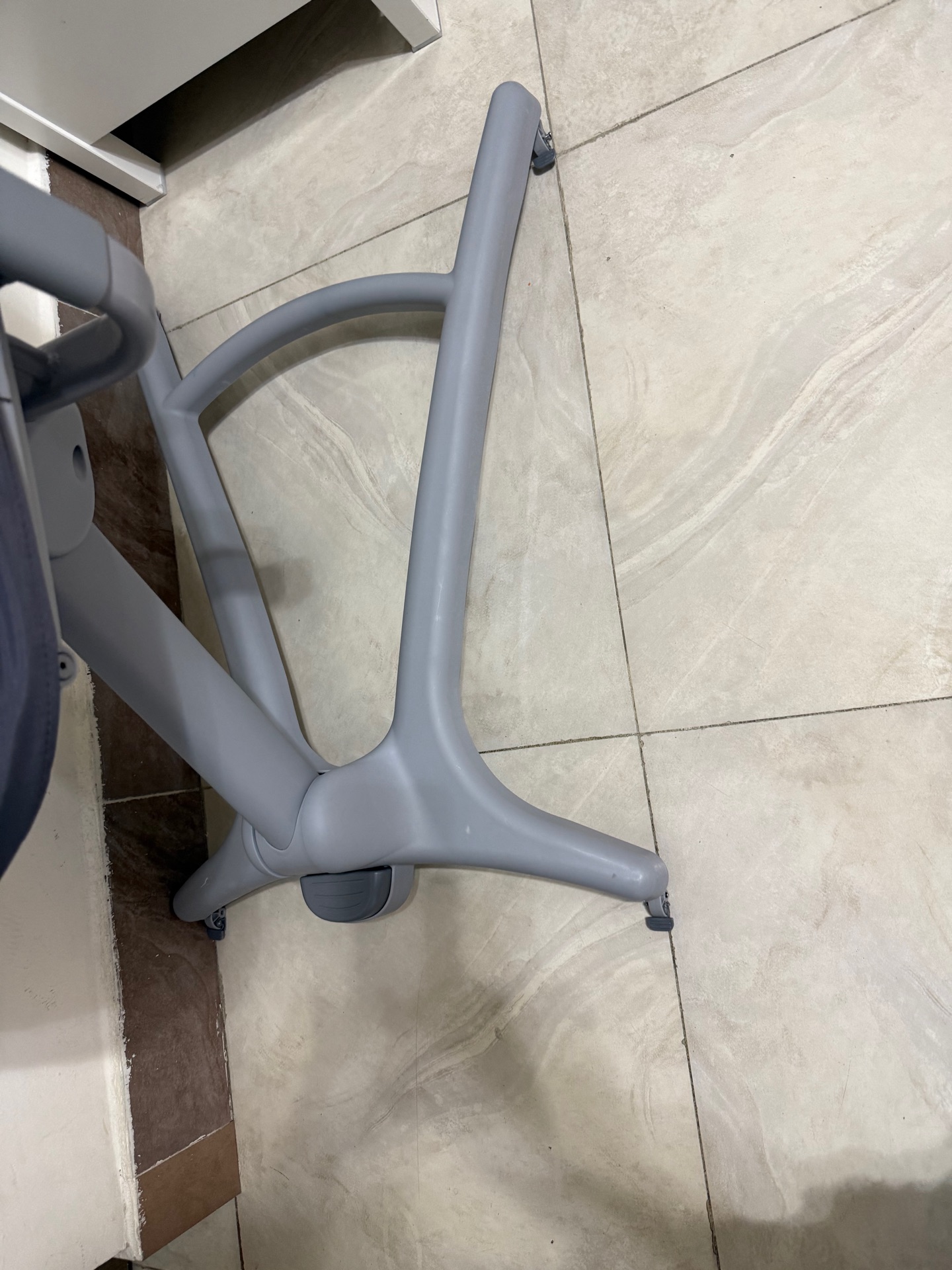 CHICCO 4 in 1 baby/ cot/ high chair - Image 8