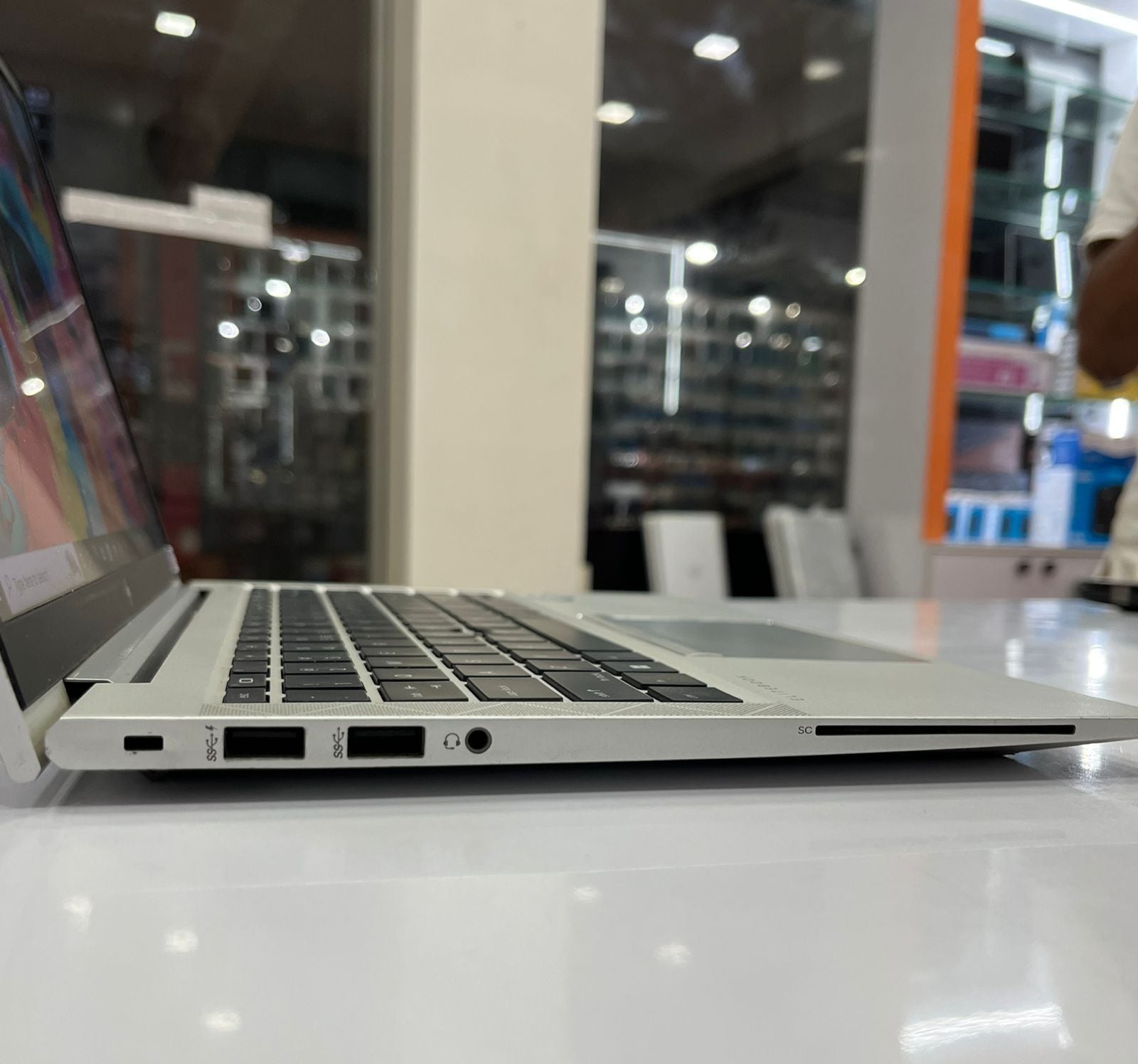 Core i7 HP Premium Elitebook Slim Laptop  - Image 3