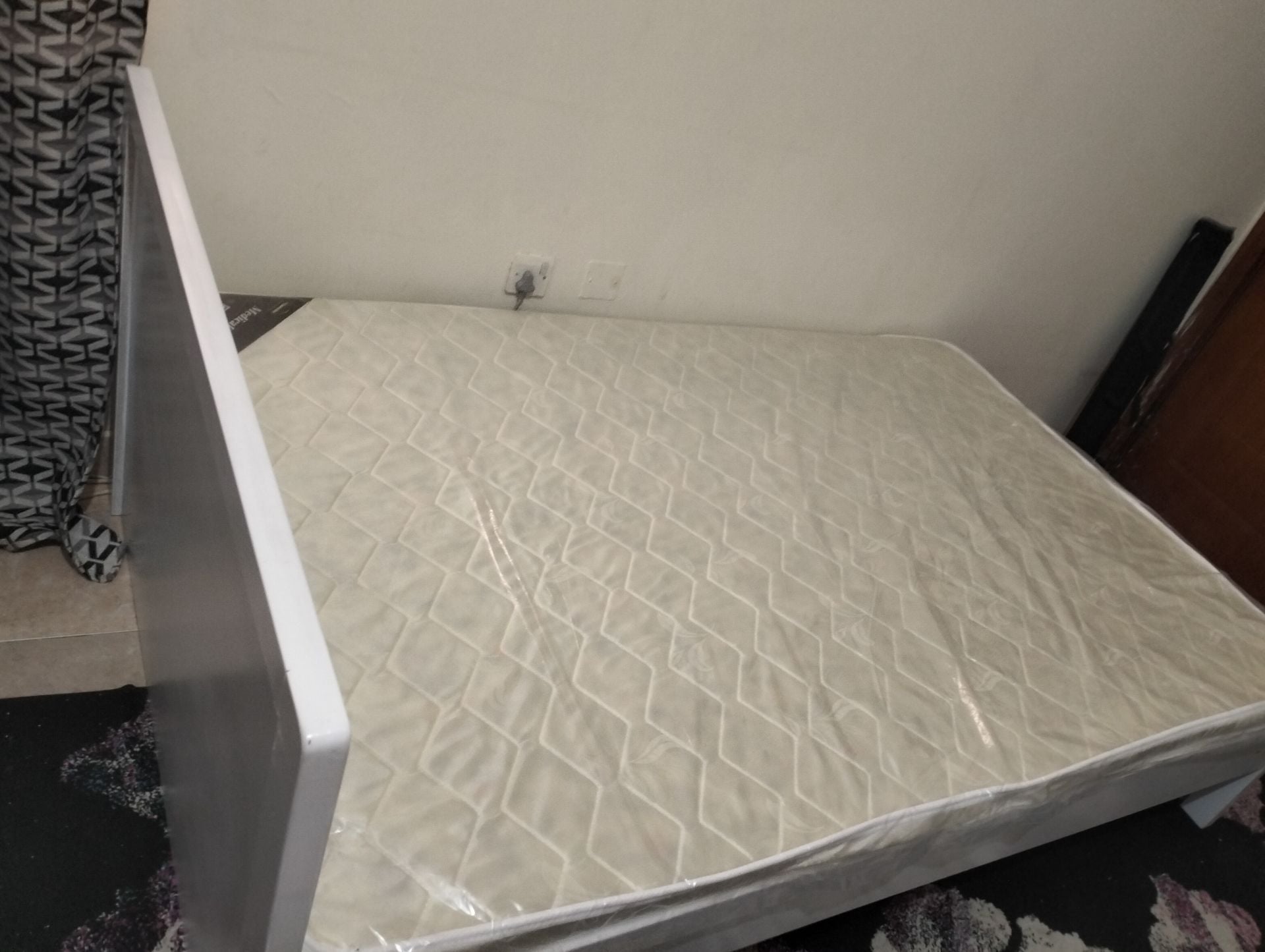 Bed and mattress  - Image 5