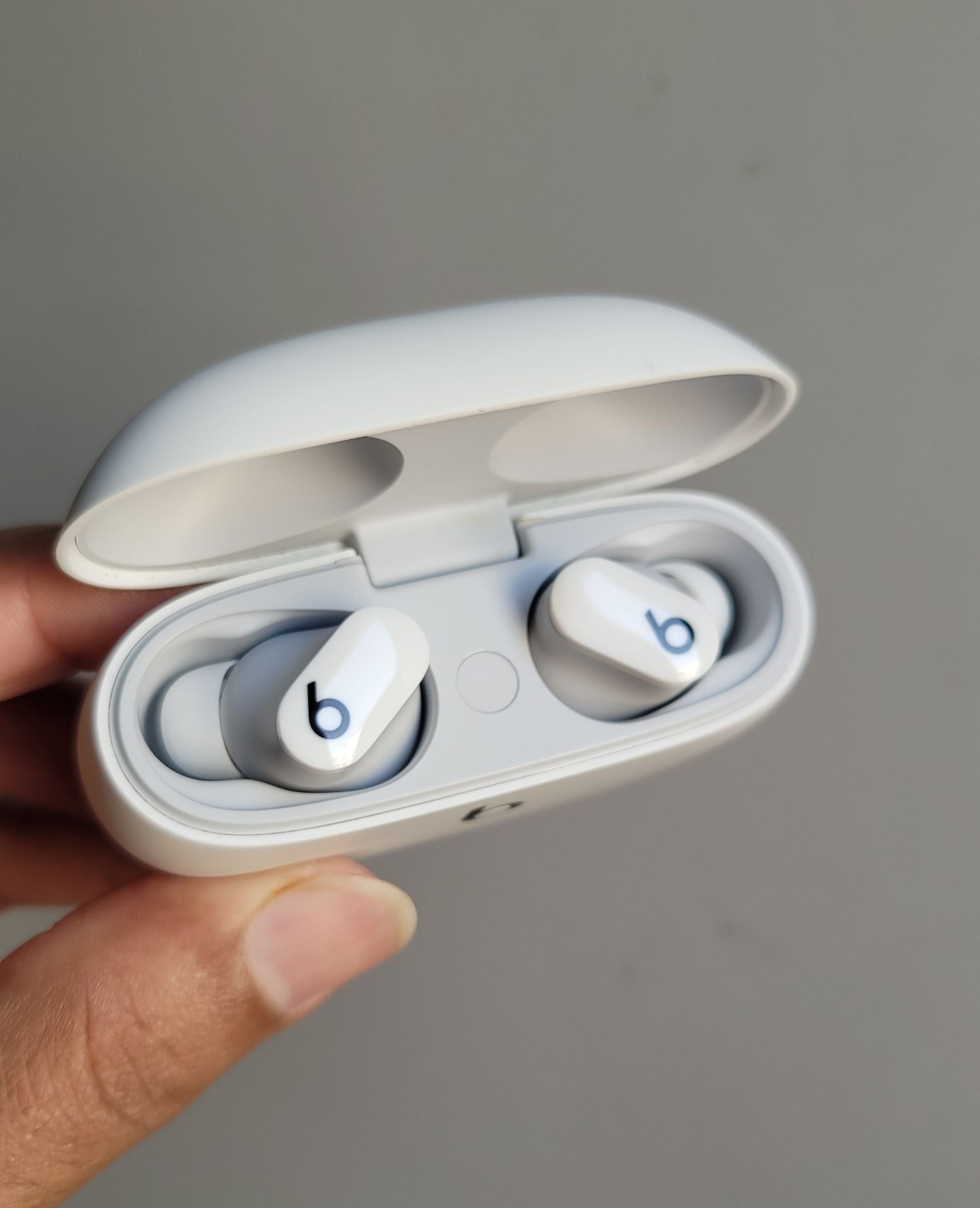 Beats studio buds  for sale. - Image 3