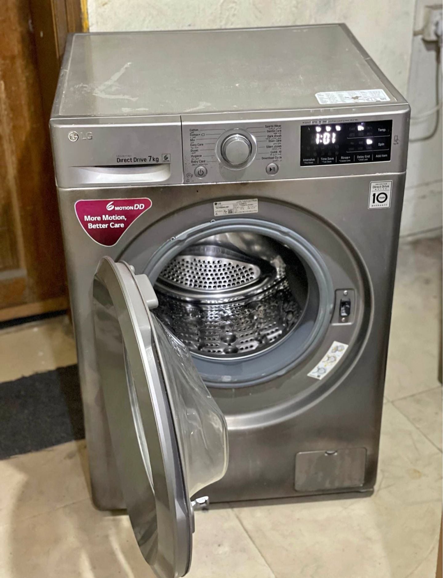 LG 2in1 Brand Washing Machine 7/4kg Front load  Washing Machine - Image 3