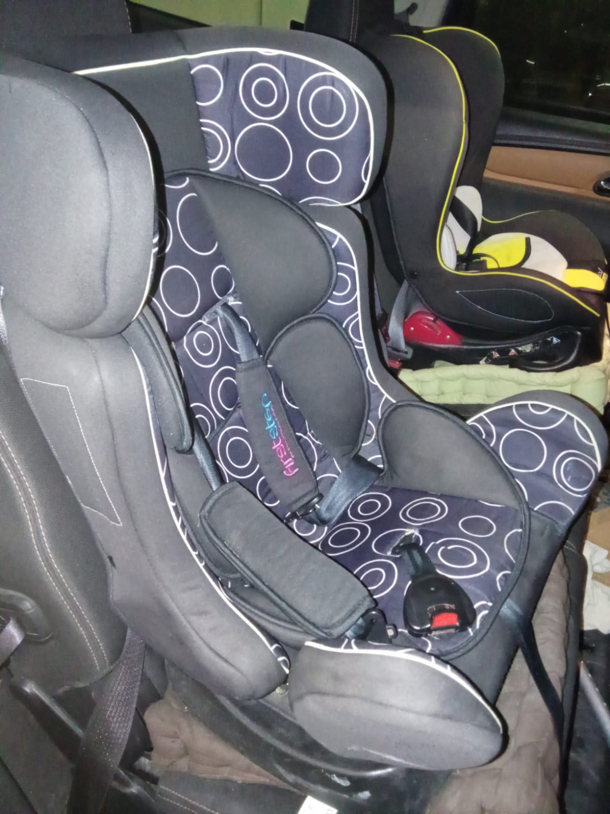 2 car seat  - Image 3