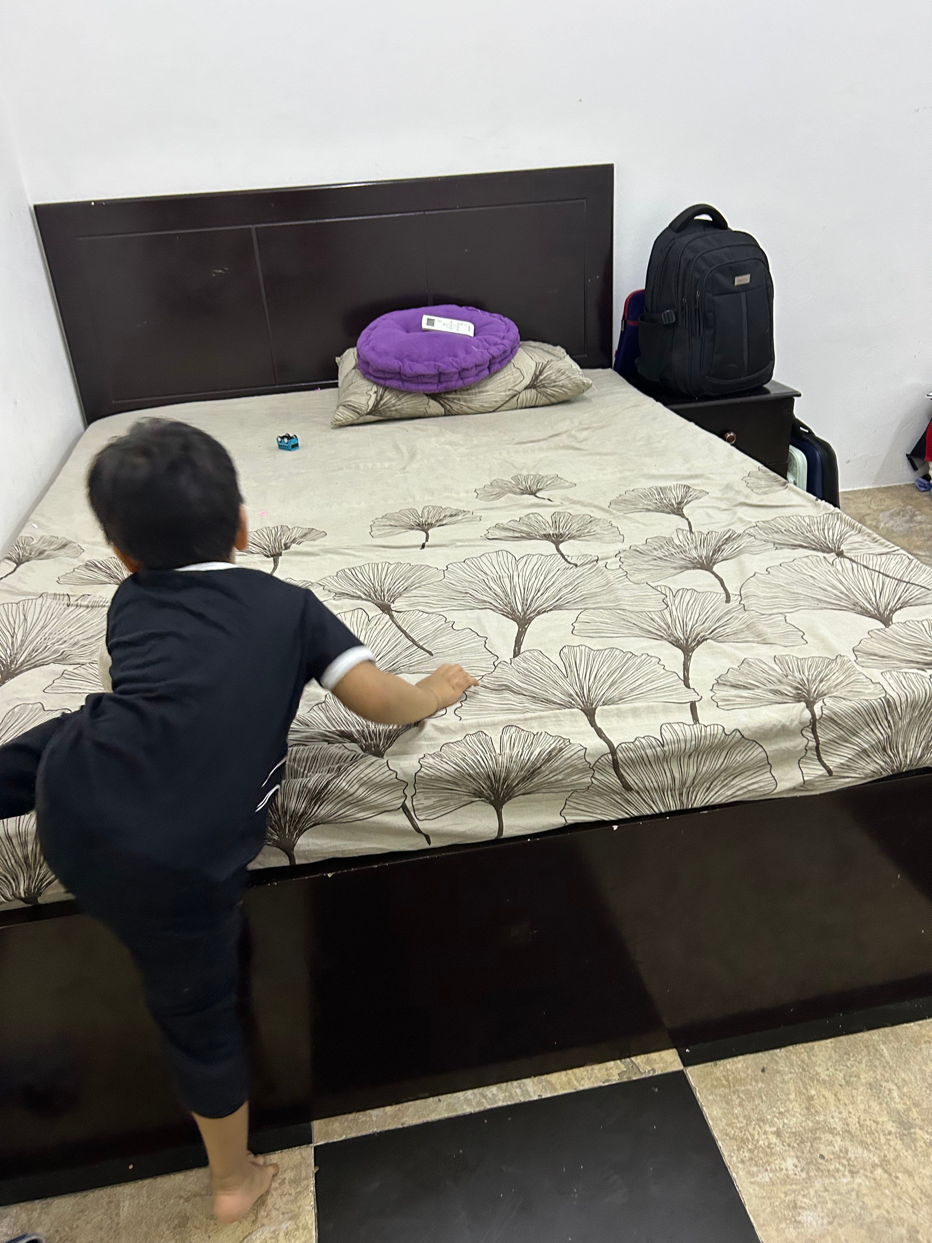 Bed and mattress for urgent sale - Image 4
