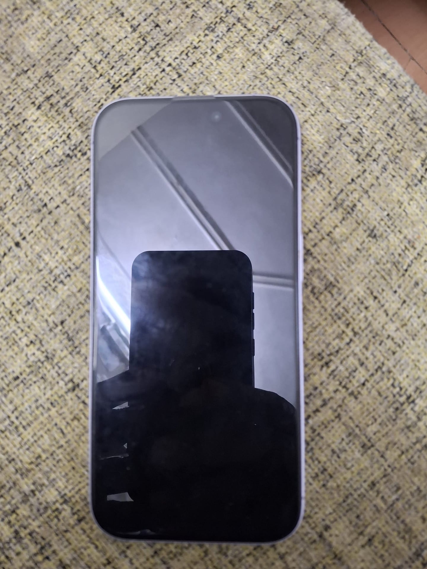iPhone 17 - Image 1