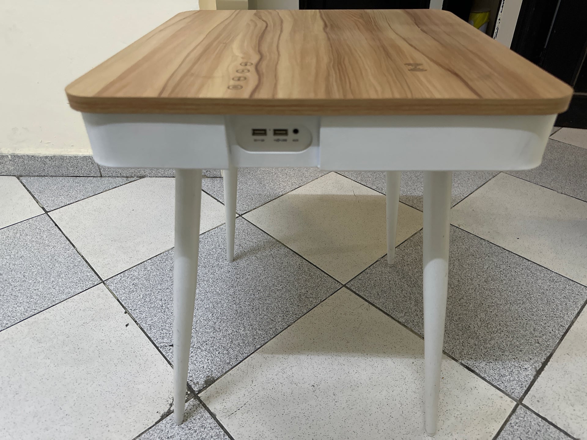 Ikea table with wireless charger - Image 2