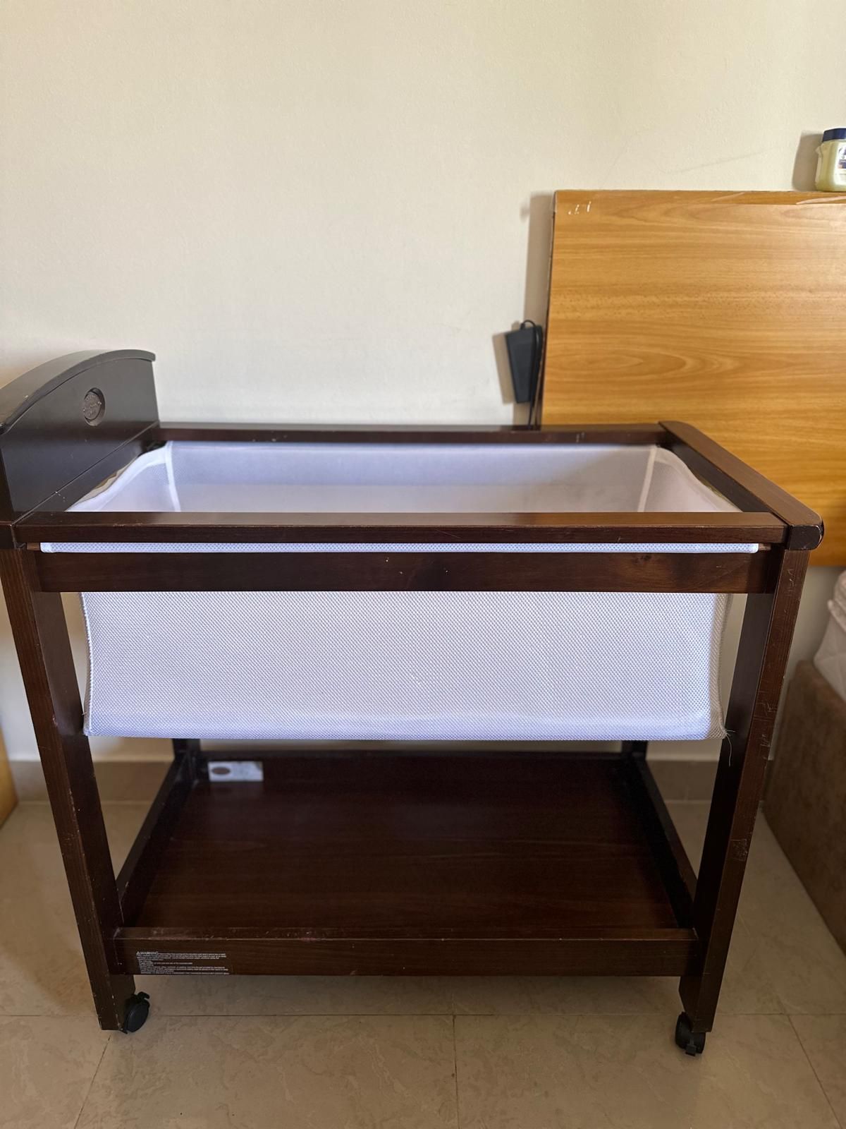 New born cot - Image 1