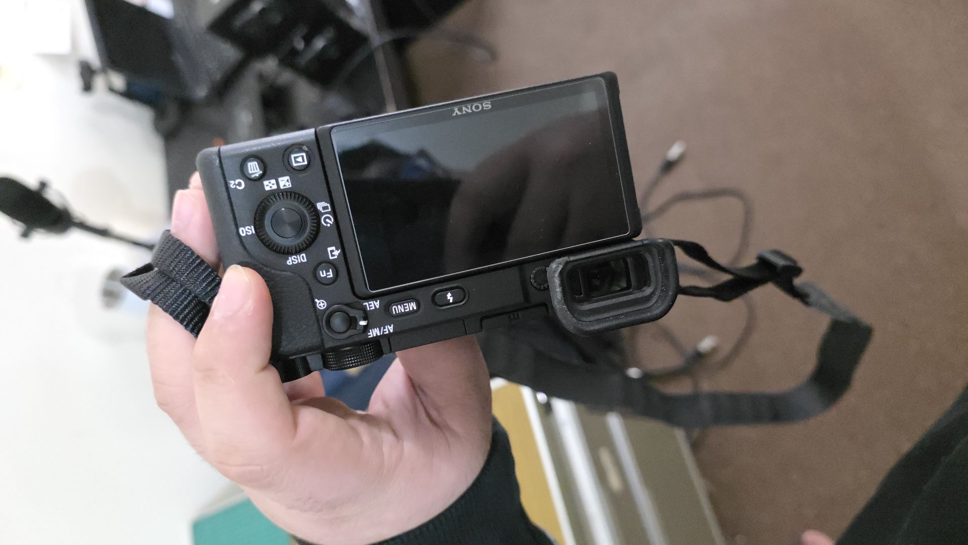 Sony A6400 + 3 Lenses for sale - Image 4