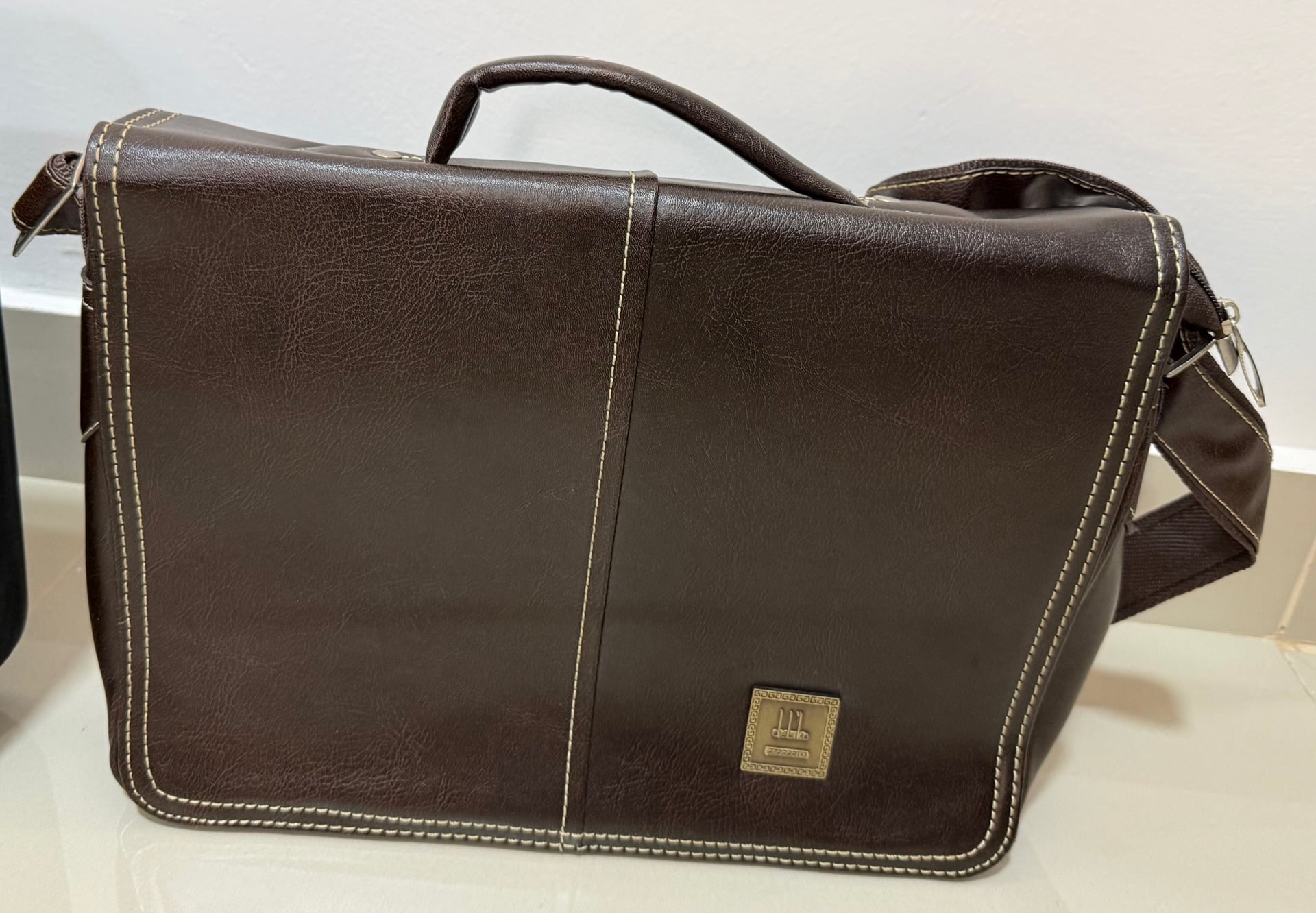 Laptop and official bags - Image 4