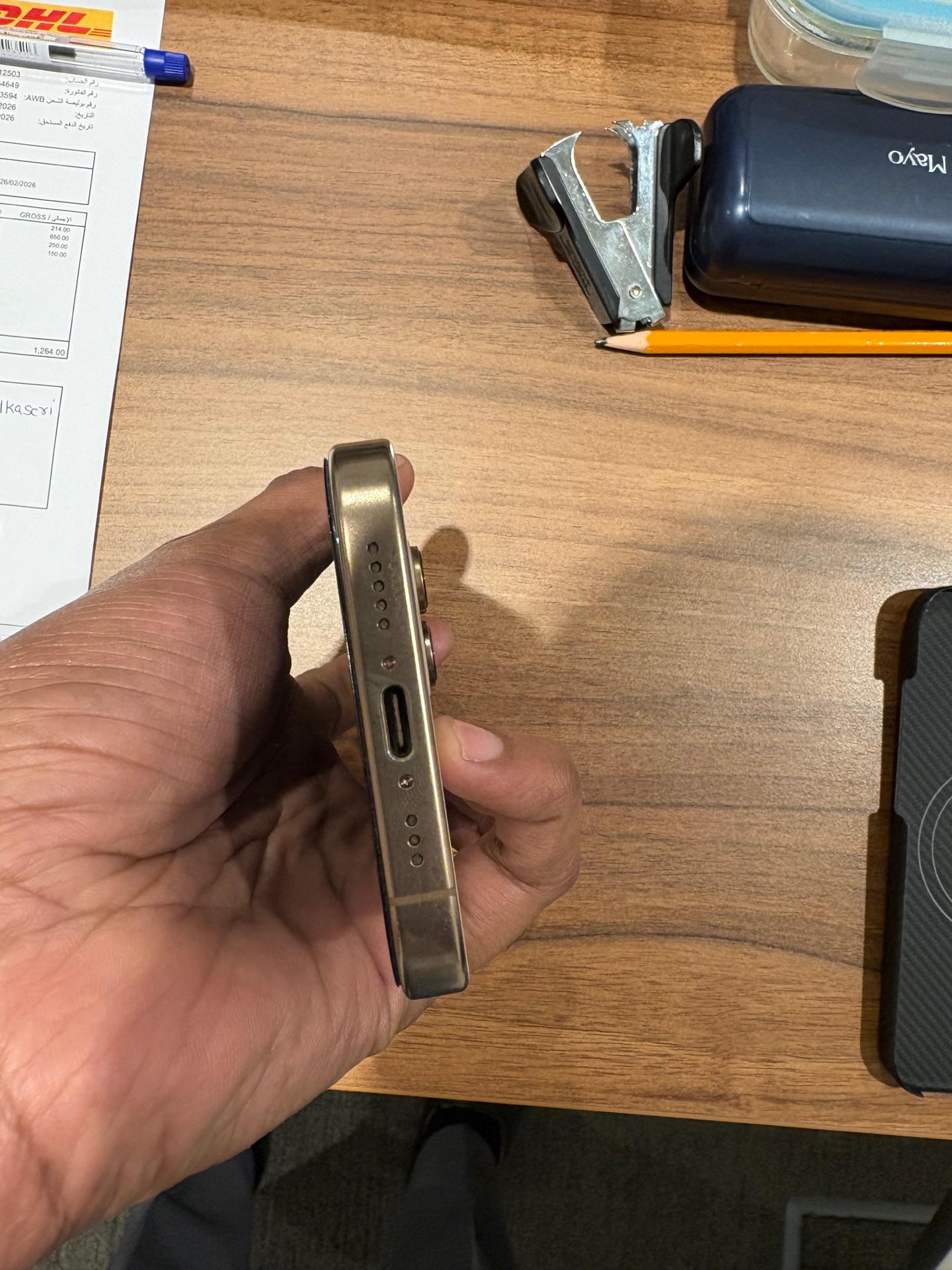 I phone 16pro Dessert Titanium 256gb - Image 6