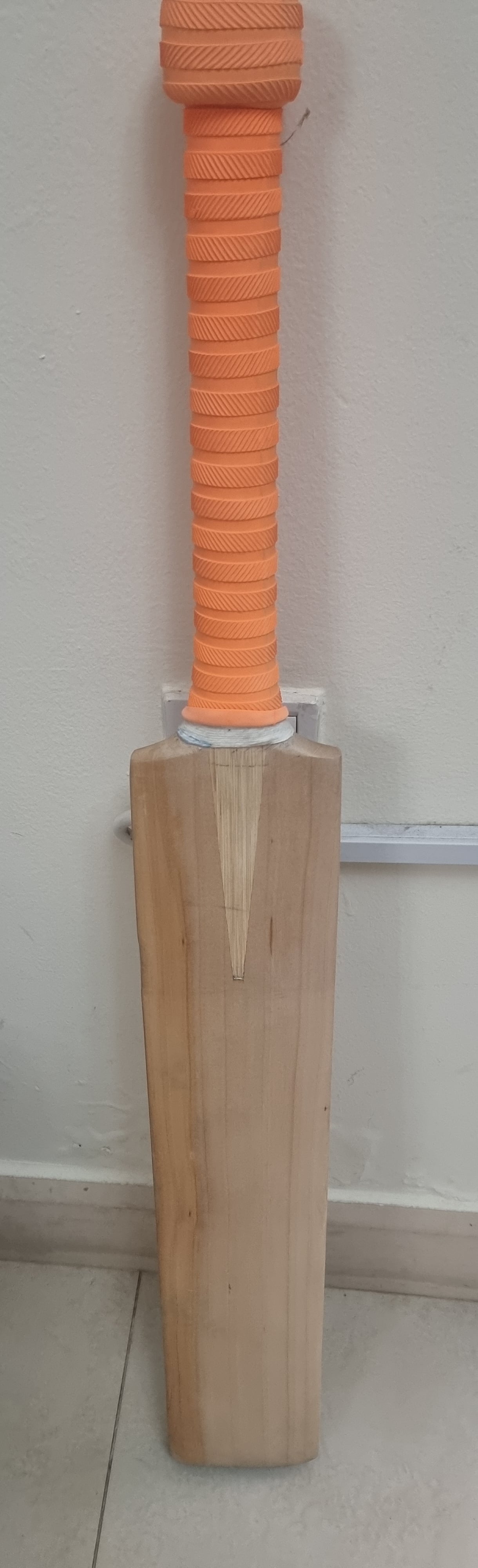 Cricket bat - Image 1