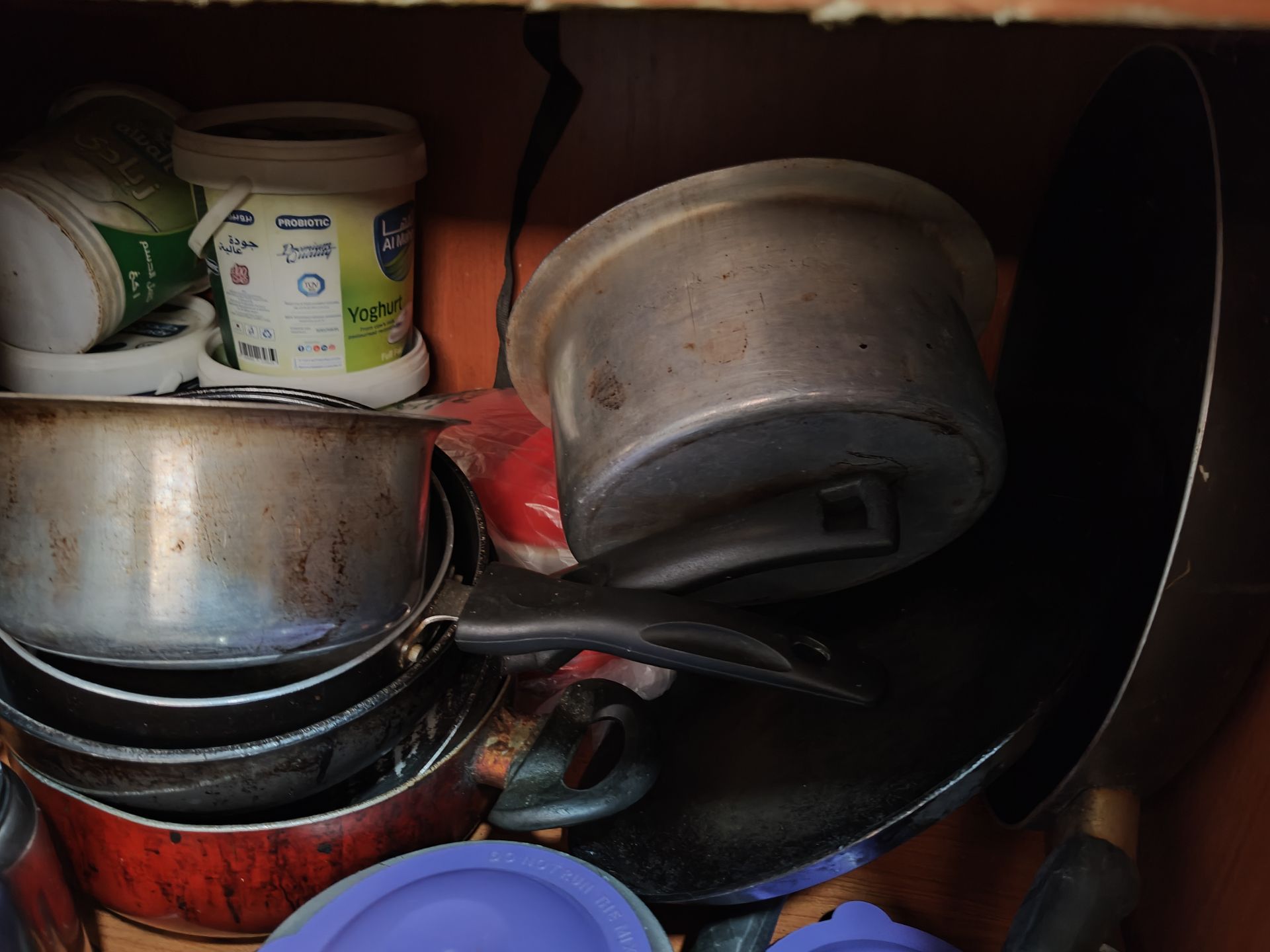 Geepas Gas stove, 2 big (12 kg)cylinder+ regulator & kitchen items+ IKEA table - Image 2