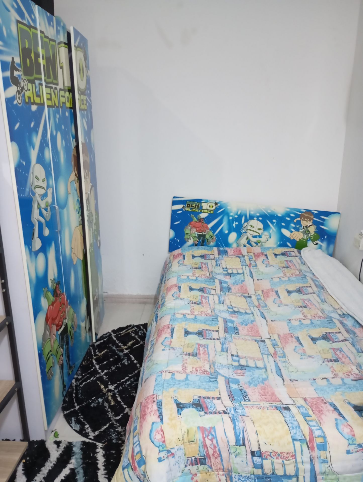 Full bedroom with mattress - Image 1