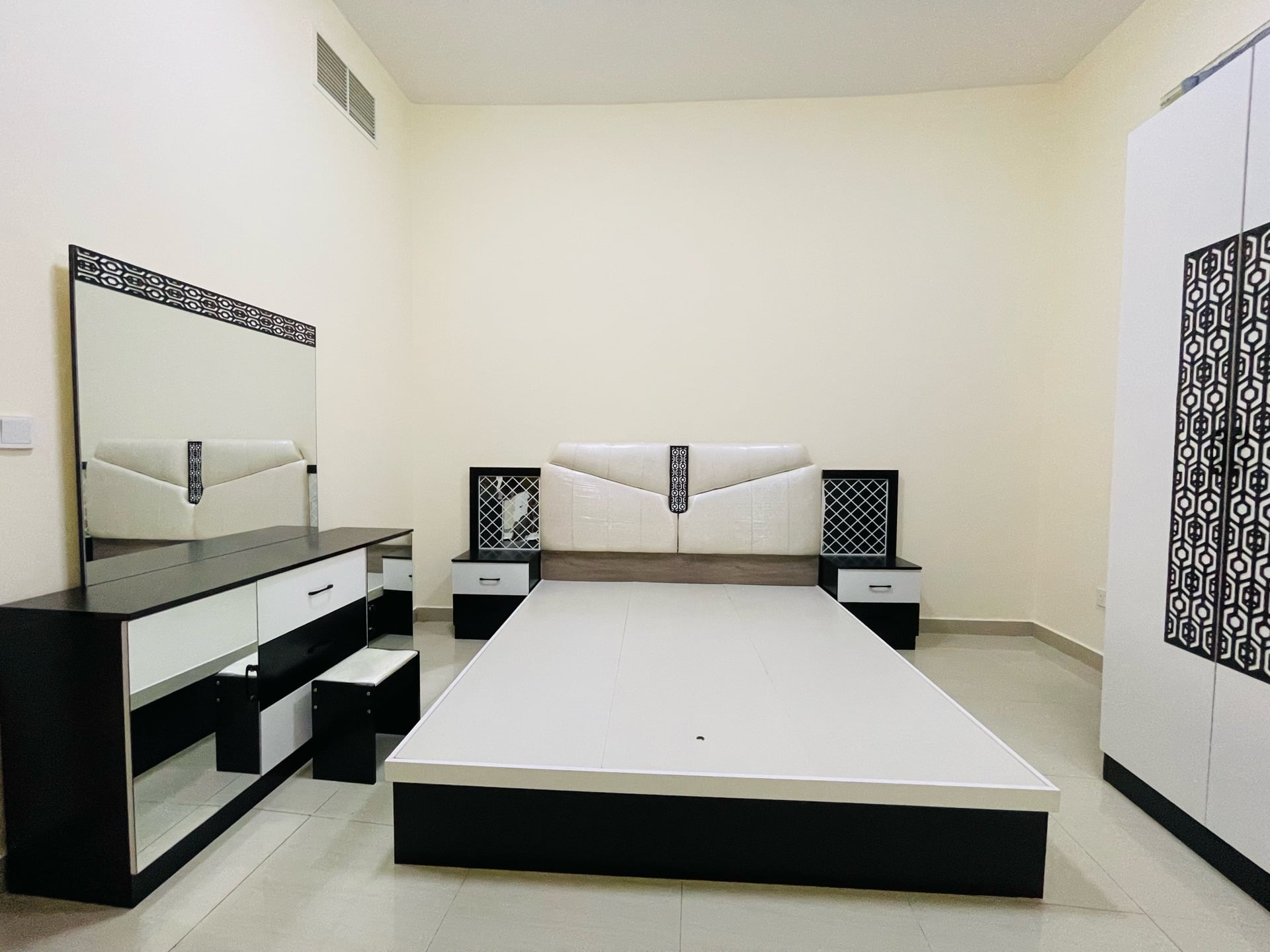 Bedroom set ( 1 Bed, 2 side table , 1 mirror table, 3 door cabinet) - Image 1