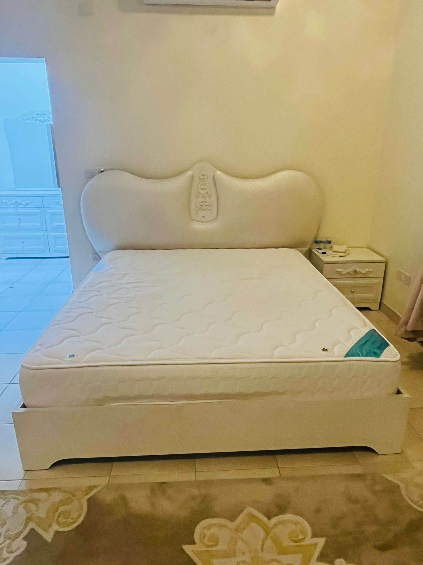Full bedroom set - Image 6