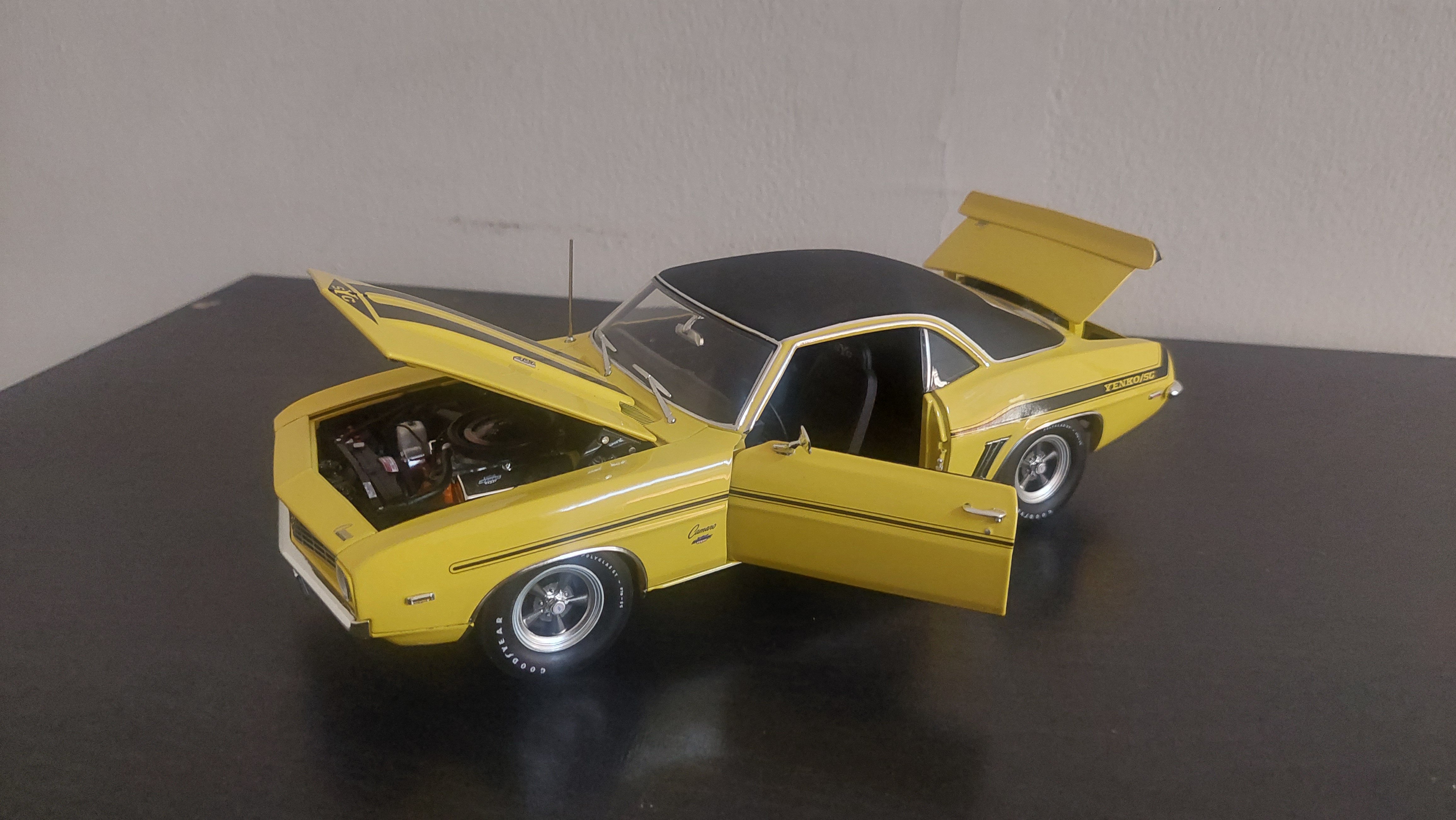 1:18 69 camaro model car  - Image 4