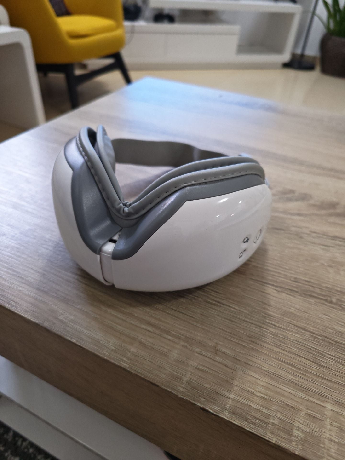 RENPHO Eyeris 1 - Heated Eye Mask Massager for Migraines & Strain (White) - Image 3