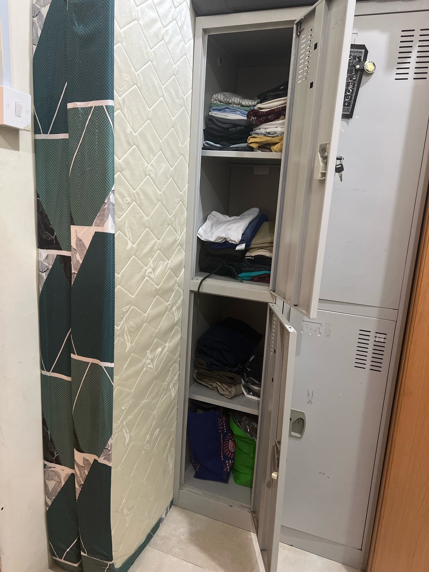 Locker cupboard 2 piece very good condition.  - Image 4