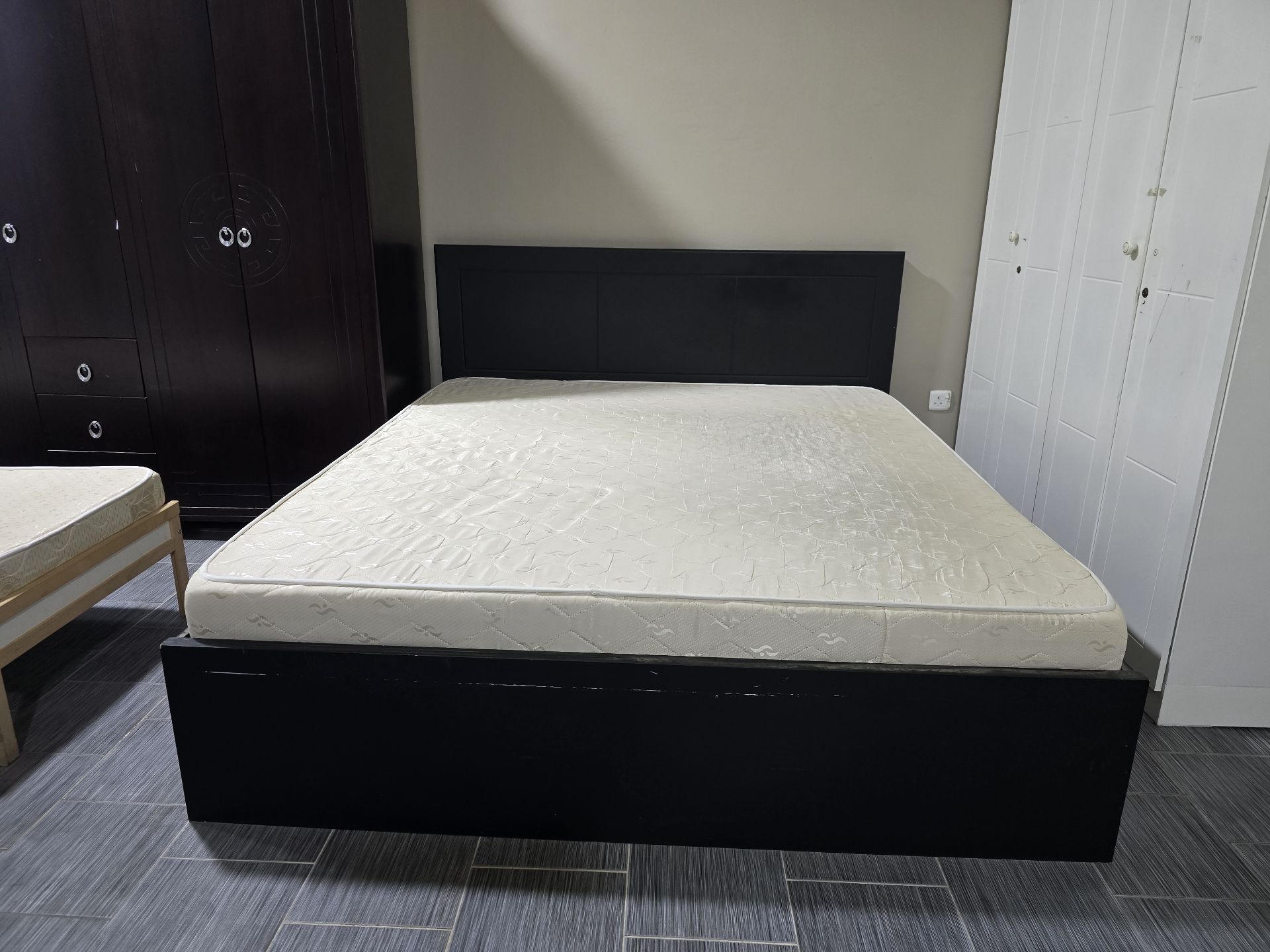 Bed matress wardrobe  - Image 5