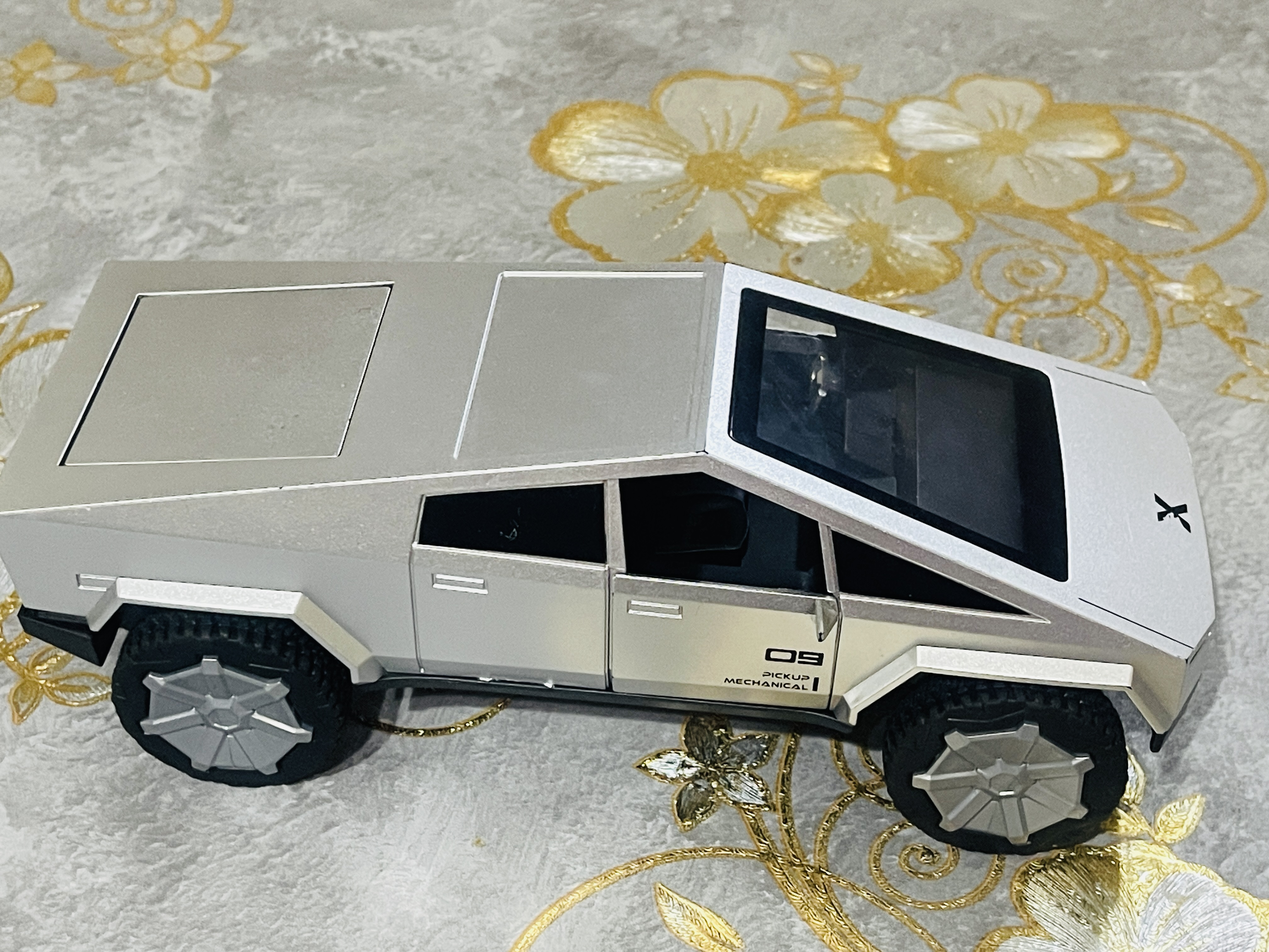 Remote Racing Car with Tesla car - Image 8