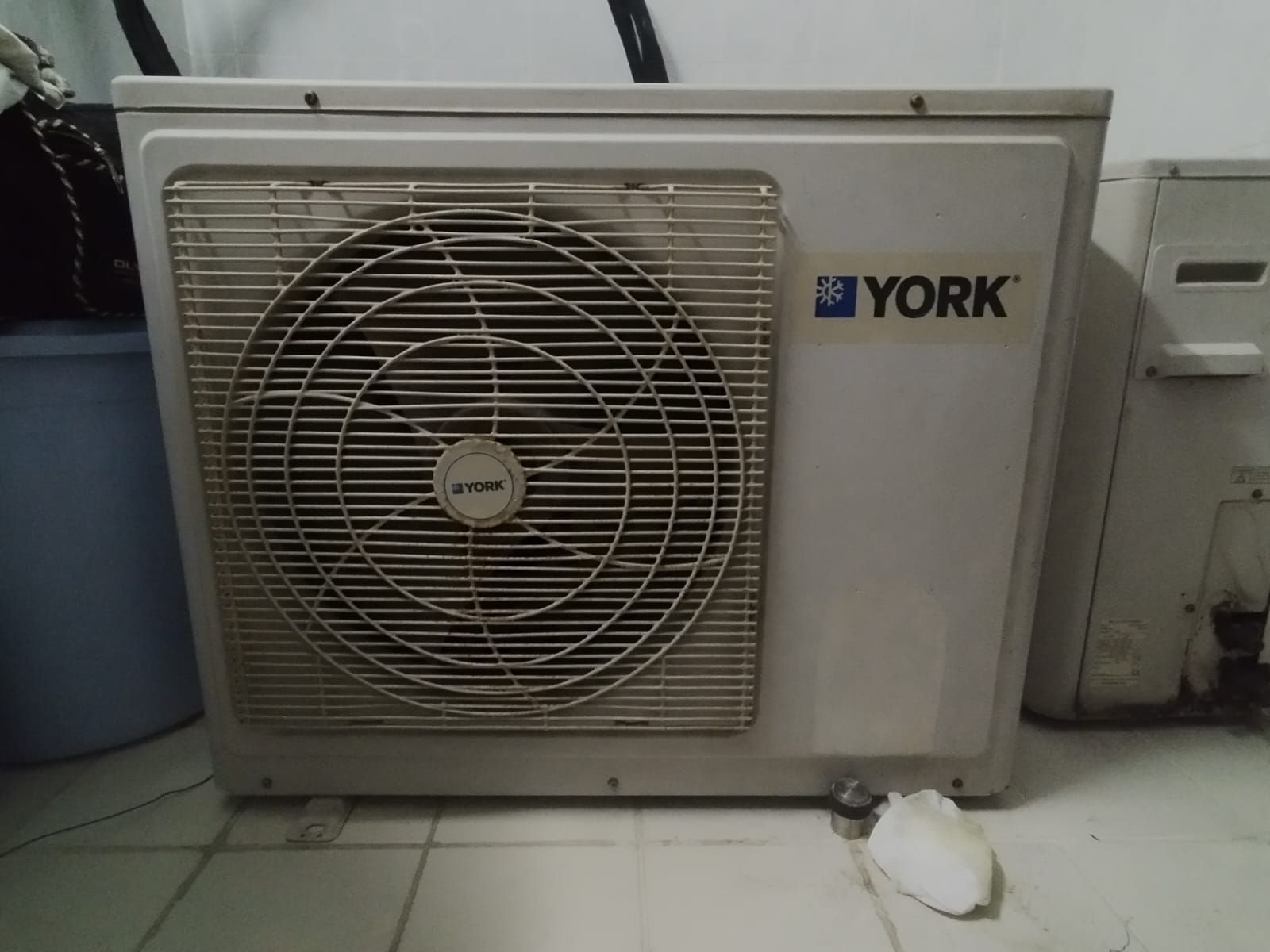 YORK SPLIT AC INDOOR +OUTDOOR  - Image 3