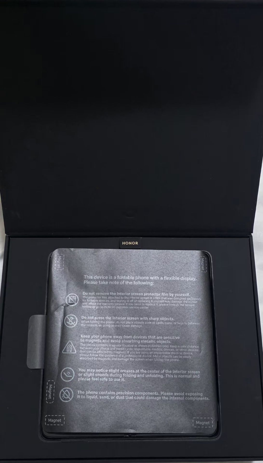 Honor magic v2  - Image 2