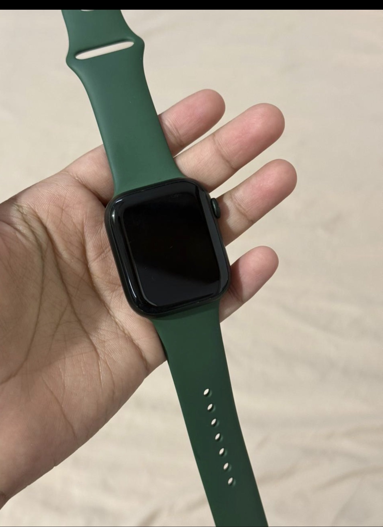 Apple Watch series7 44 mm good condition no  scratch  lady used   buy in carrefo - Image 3
