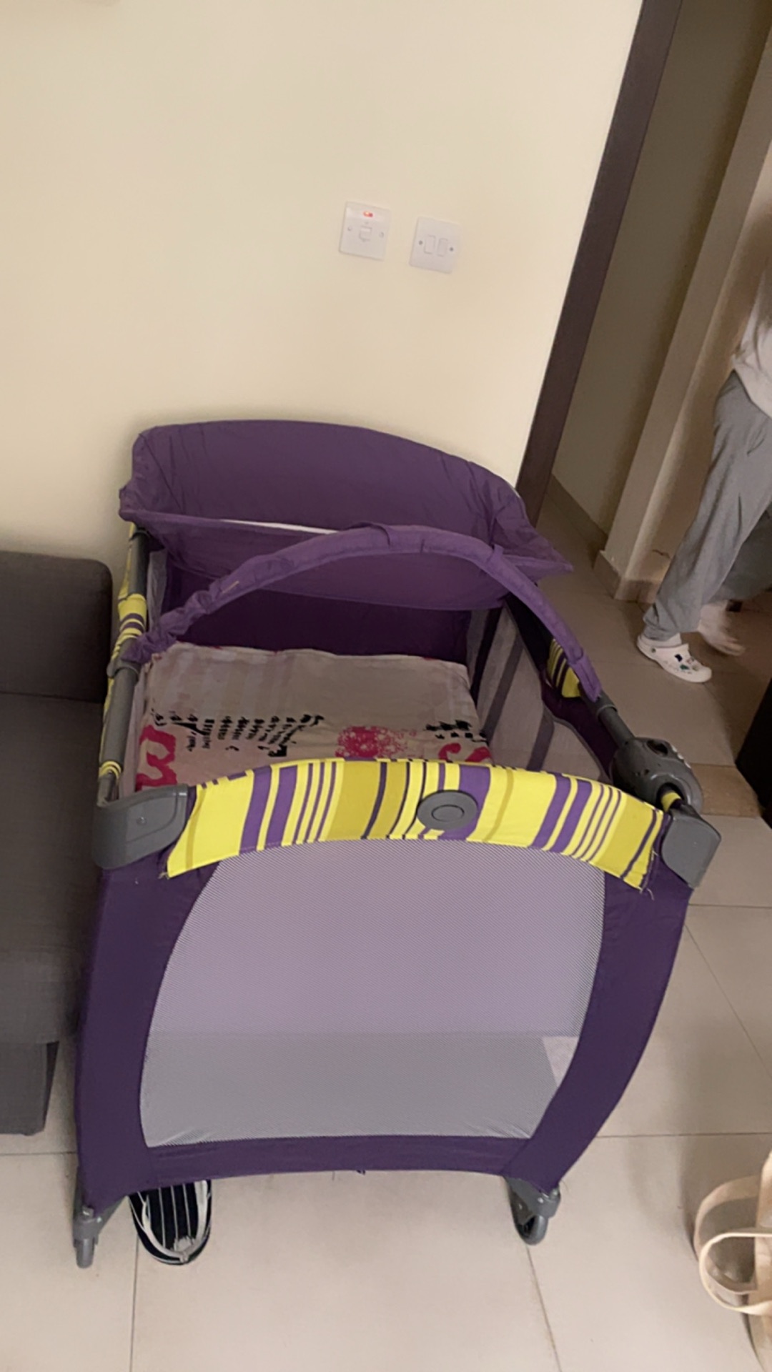 Cargo contour electra baby cot - Image 5