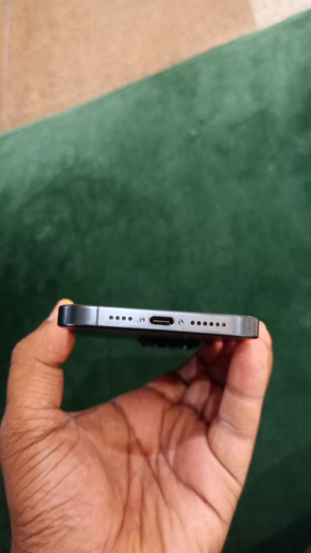 آيفون 15 برو ماكس 256GB مستعمل مع 12GB رام - Image 3
