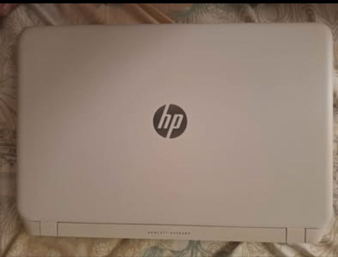 HP ProtectSmart 15-p114dx laptop with 4th Generation Intel Core i7-4510U Process - Image 2