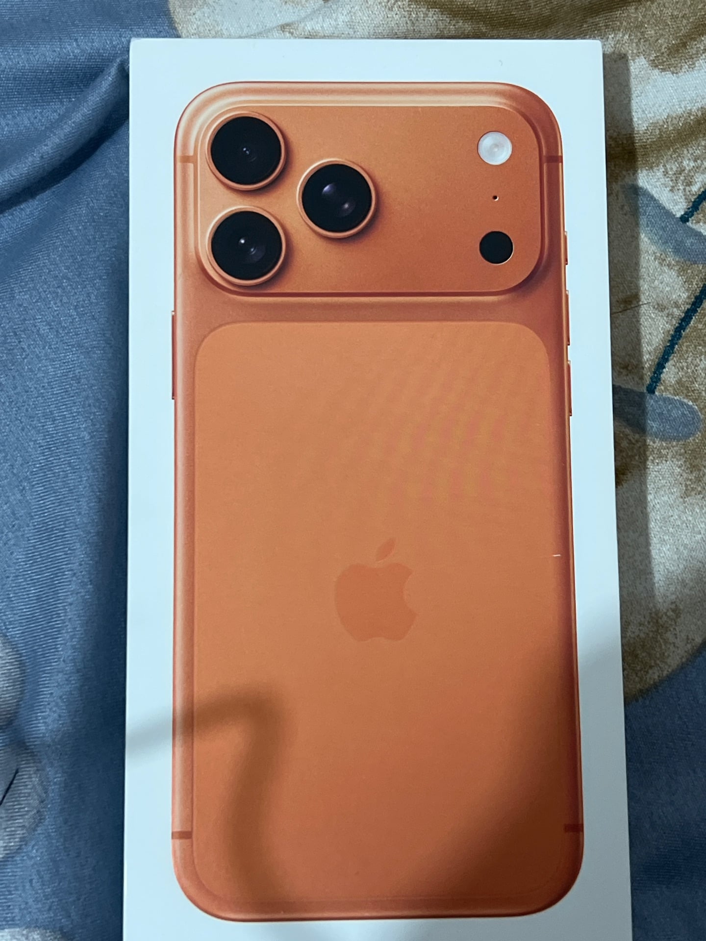 I phone 17 pro max 512GB orange  - Image 3