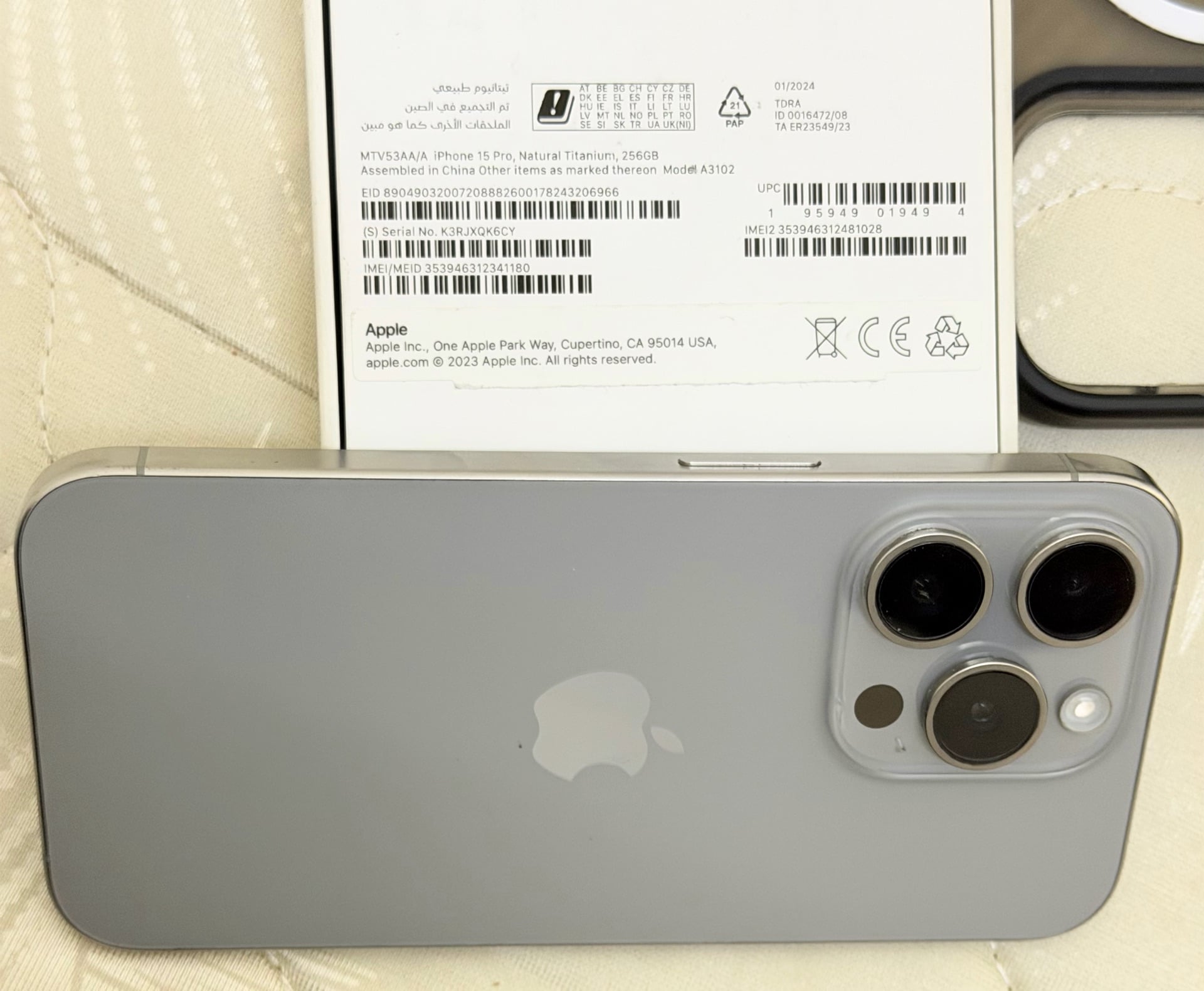 iPhone 15 pro 256 go - Image 1