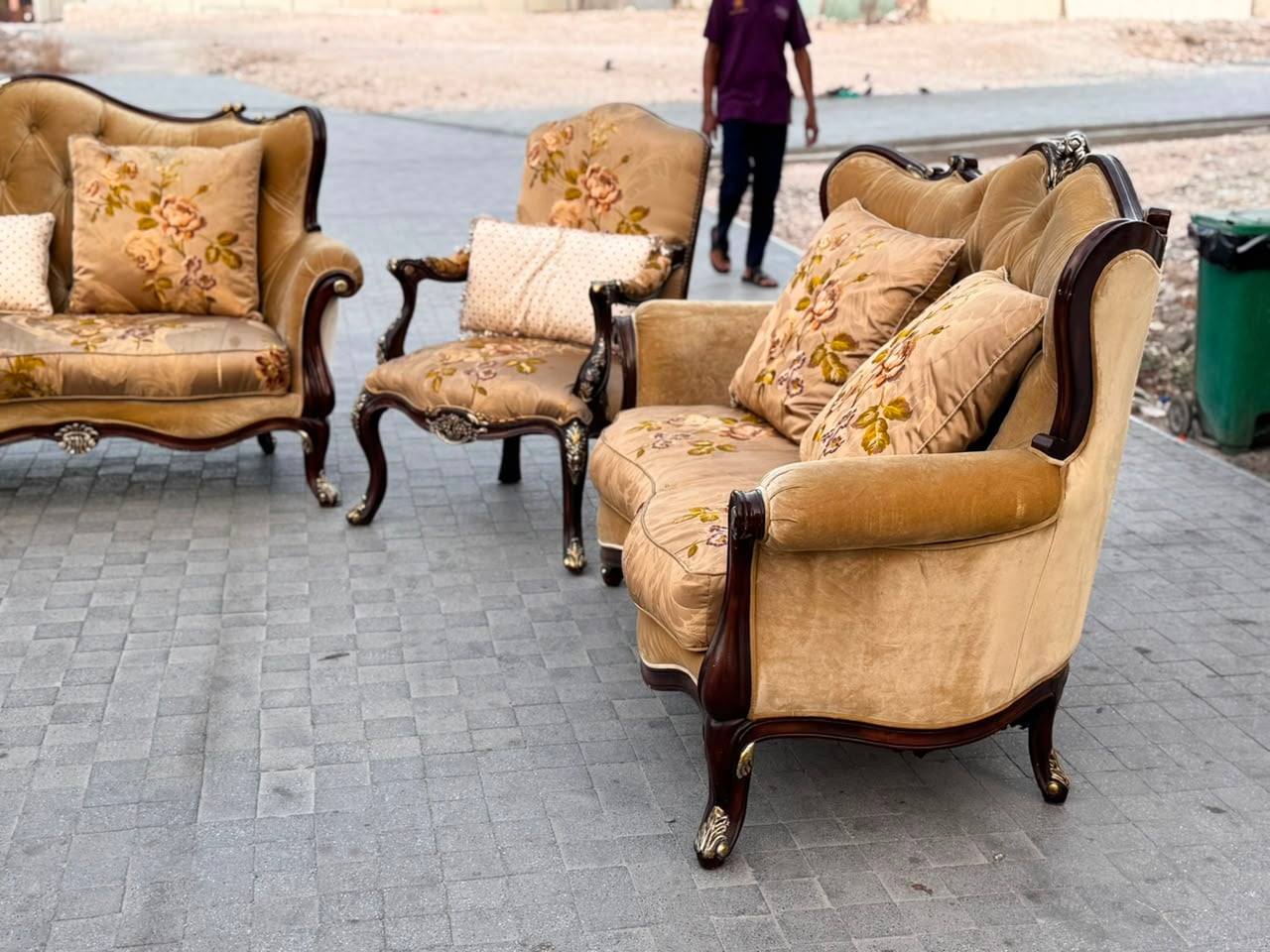 wooden classic sofa set - Image 6