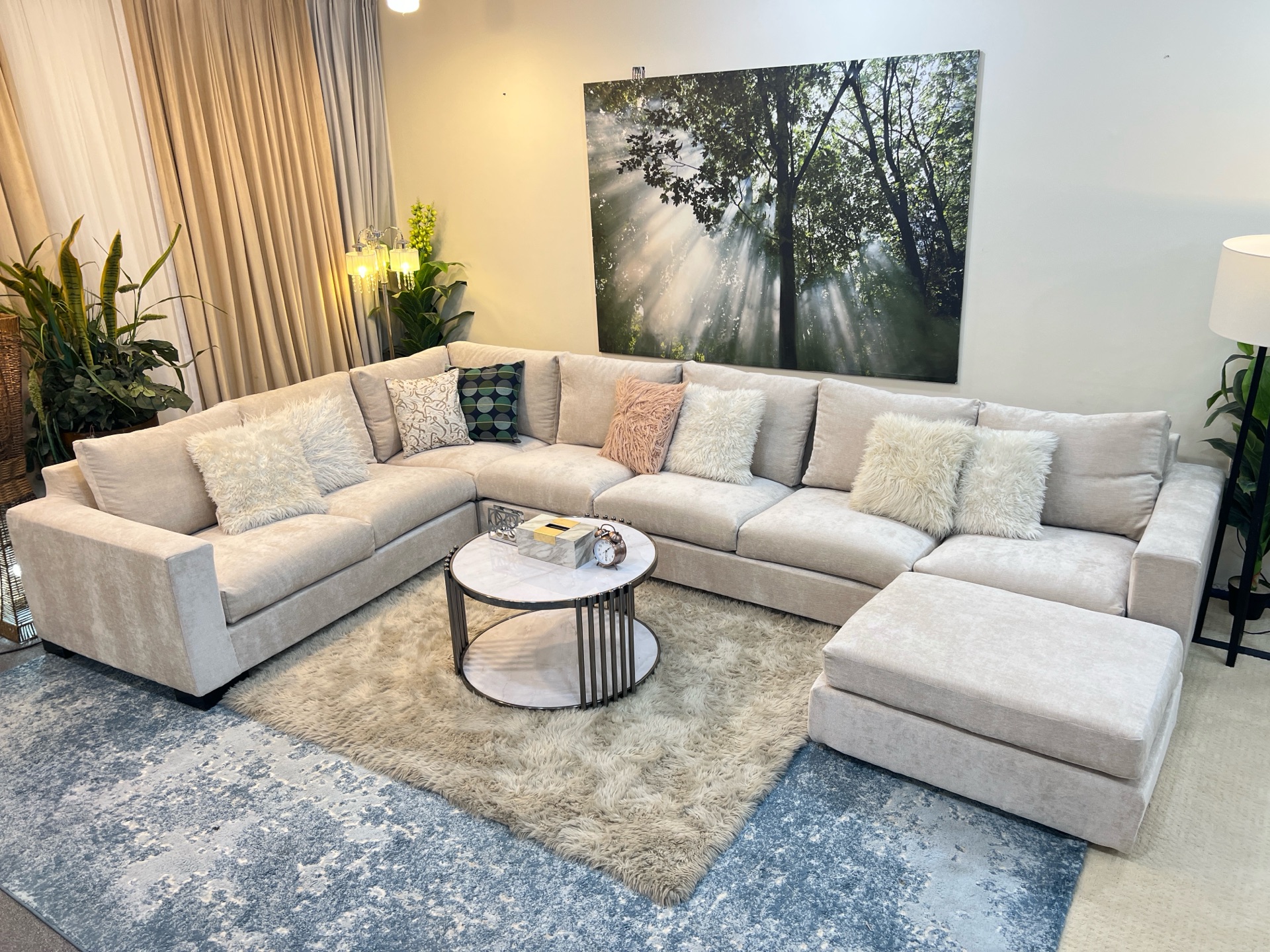 Luxurious home centre U shape sofa - Image 2