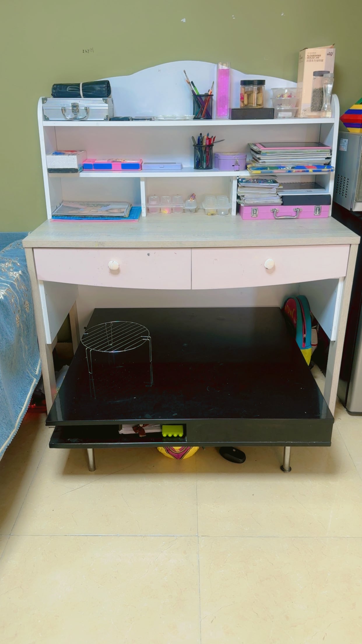 Study table - Image 1