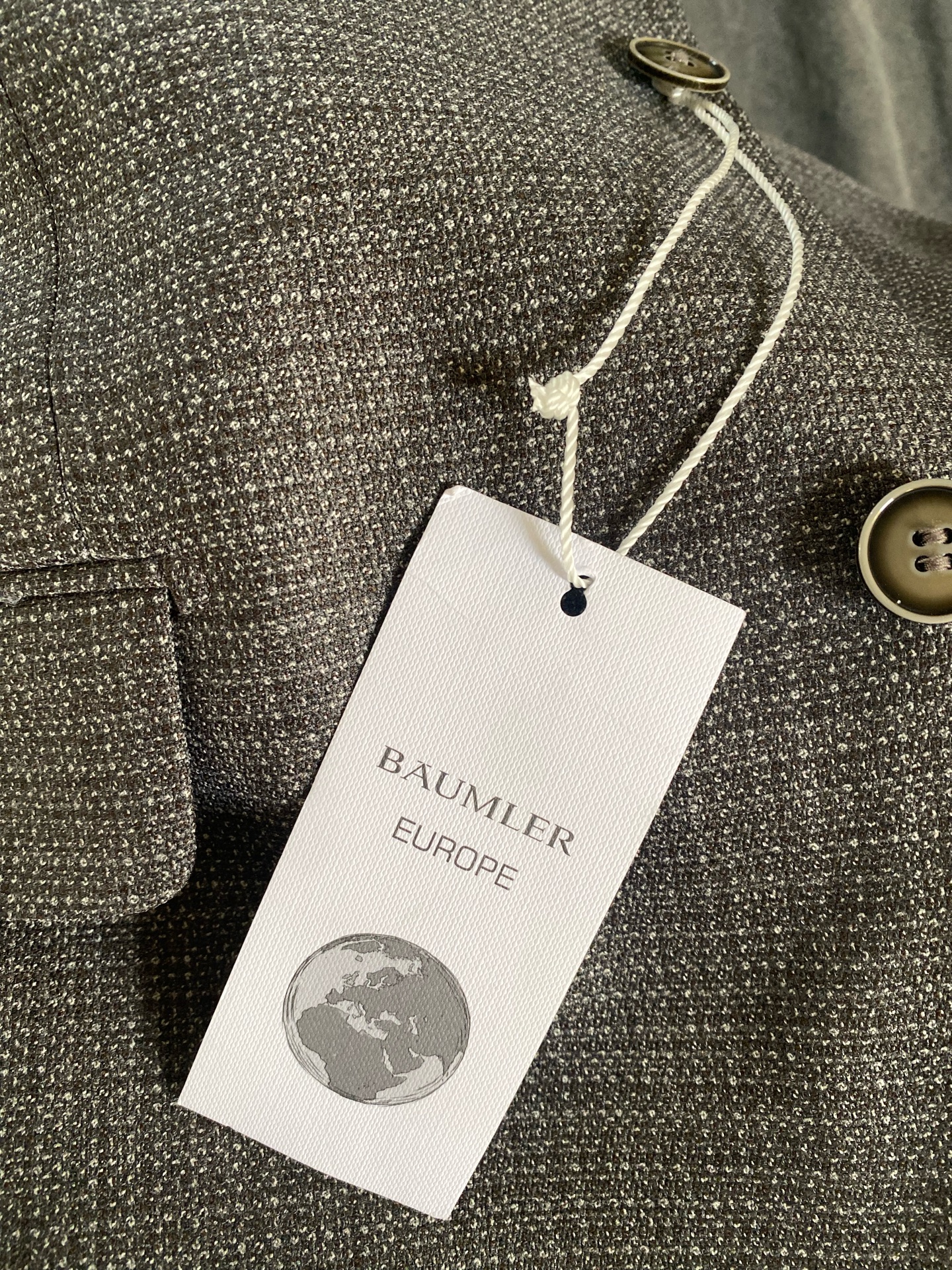 New branded  jacket - Image 4